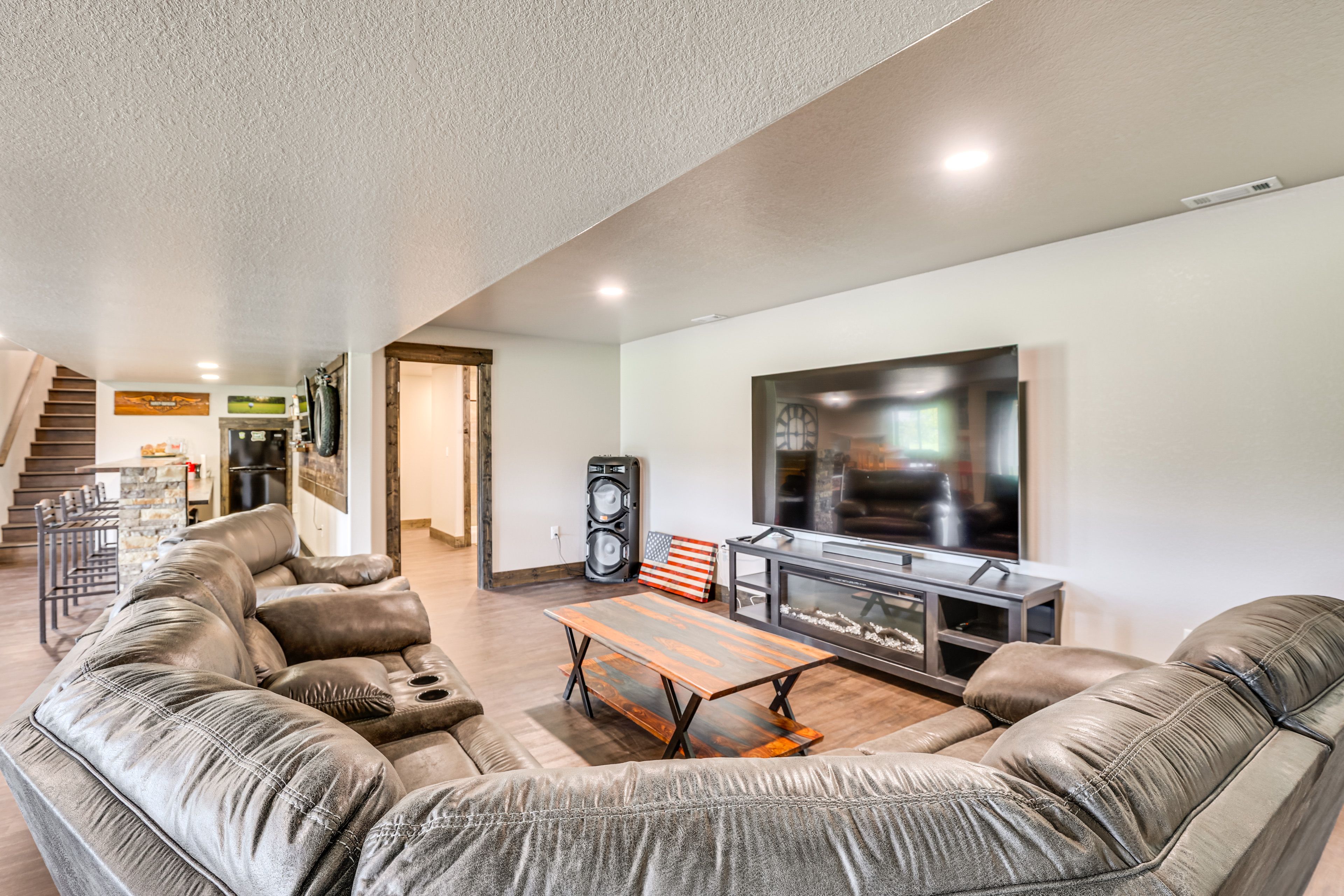 Game Room | Lower Level | Bar