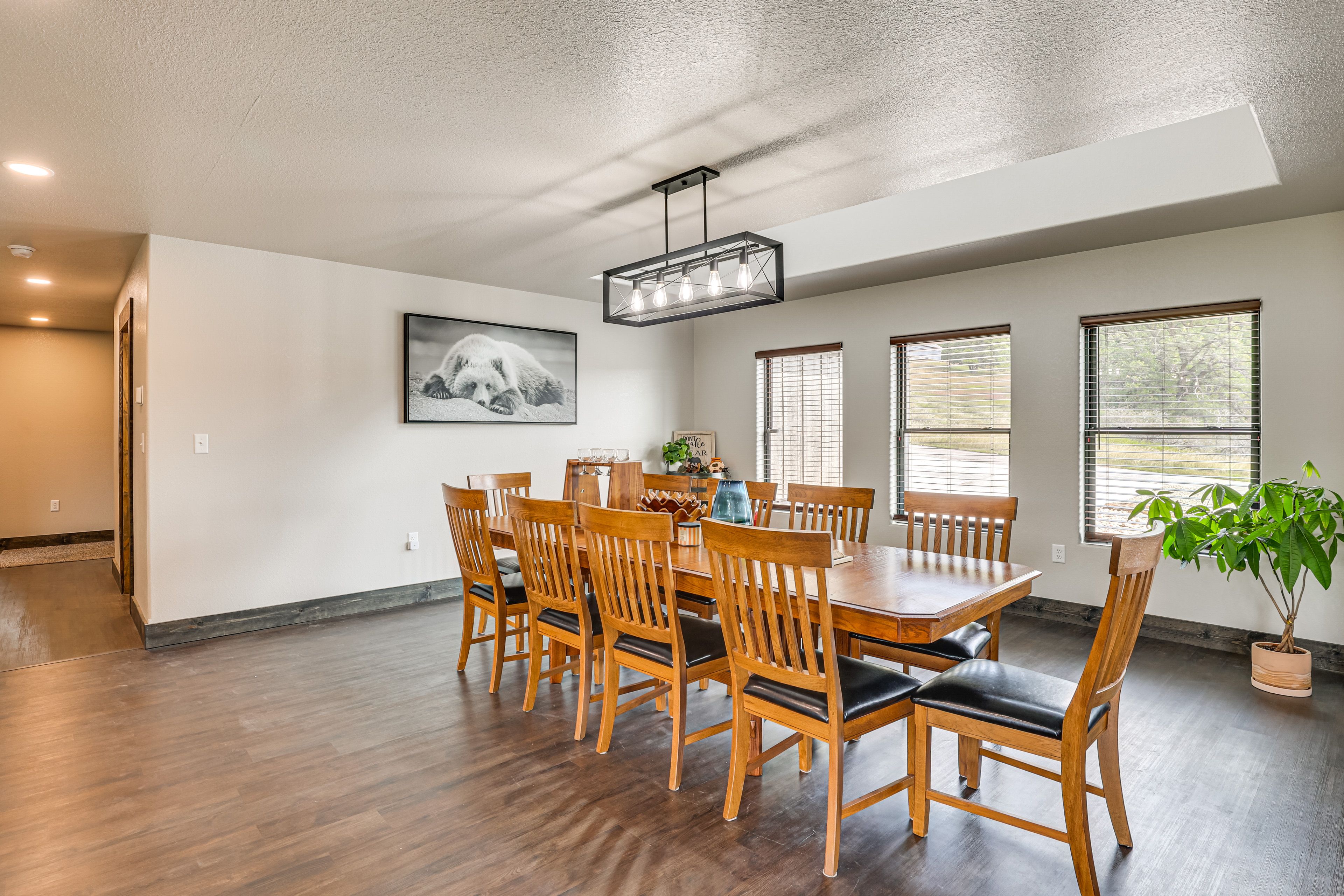 Dining Area | Main Level | Dishware & Flatware Provided
