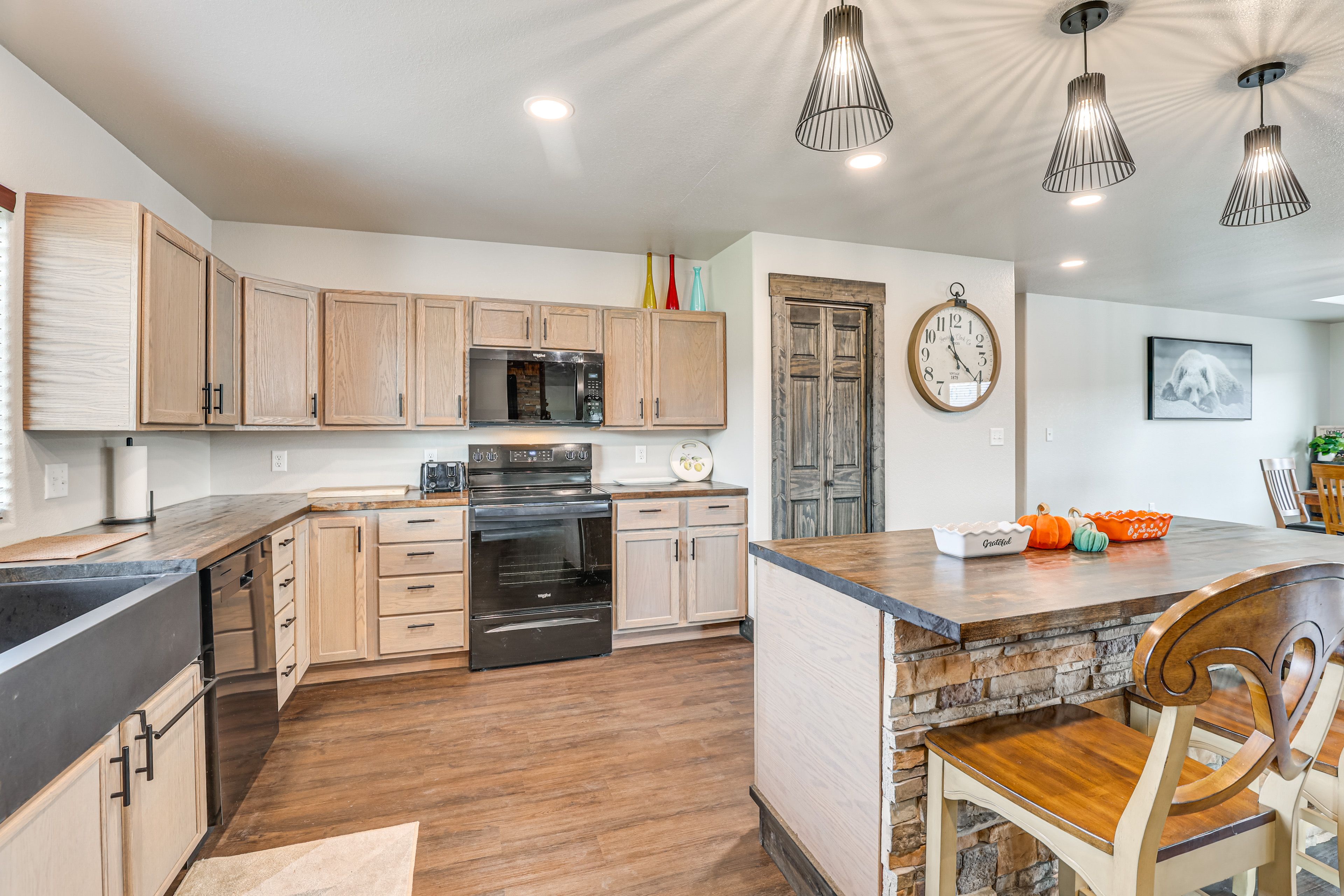 Kitchen | Main Level