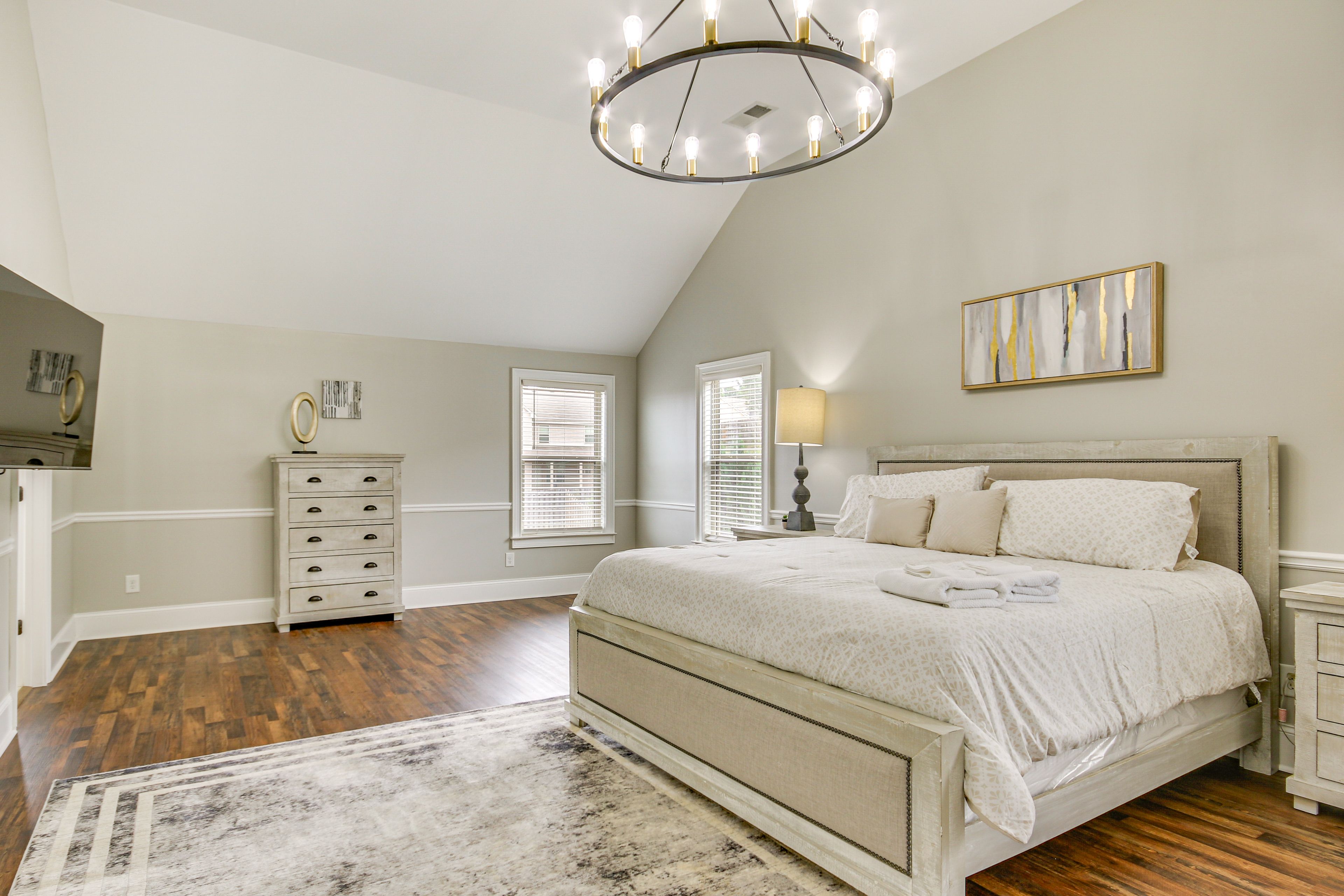 Bedroom 2 | King Bed | Twin Daybed | 2nd Floor | En-Suite Bathroom
