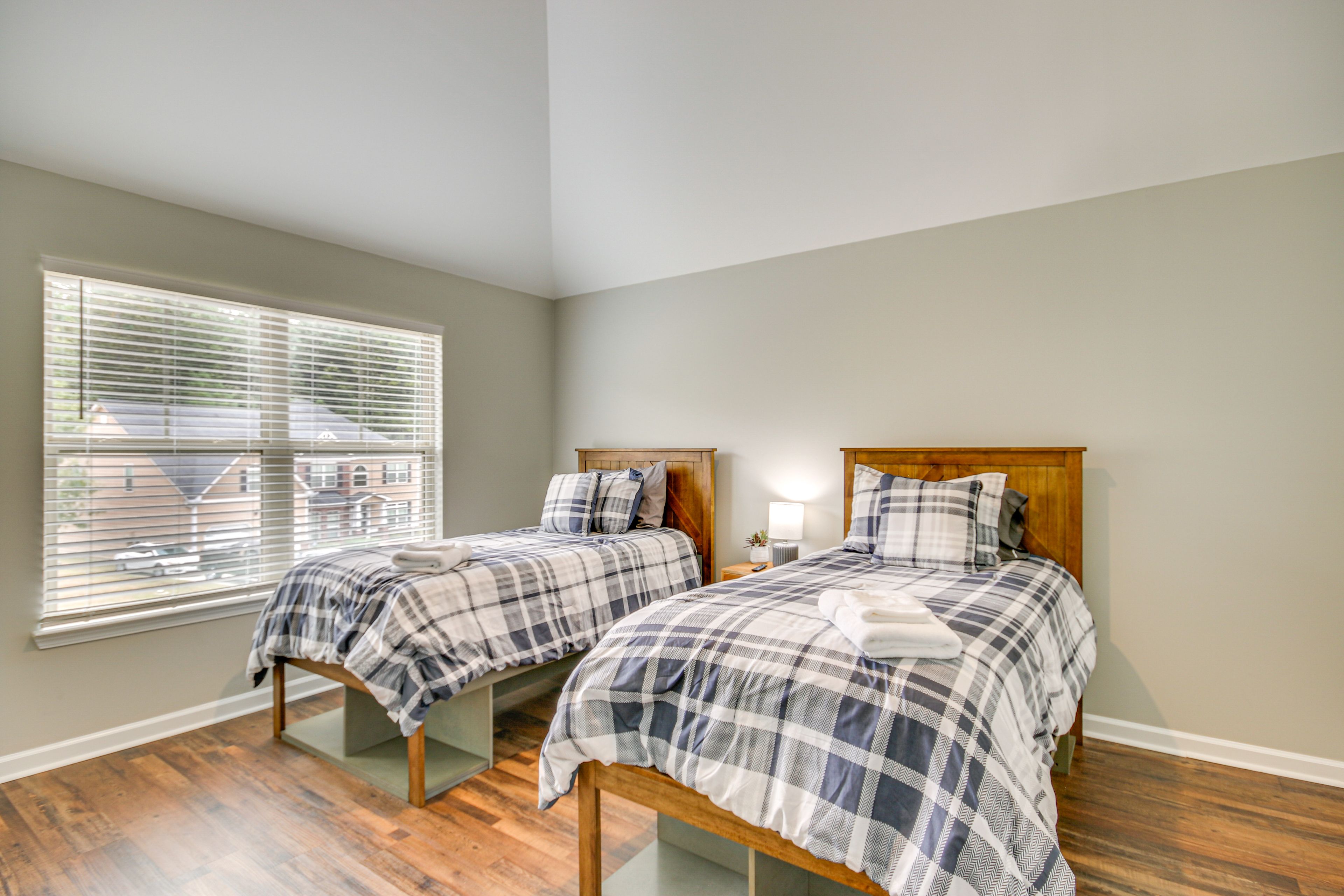 Bedroom 5 | 2 Twin Beds | 2nd Floor