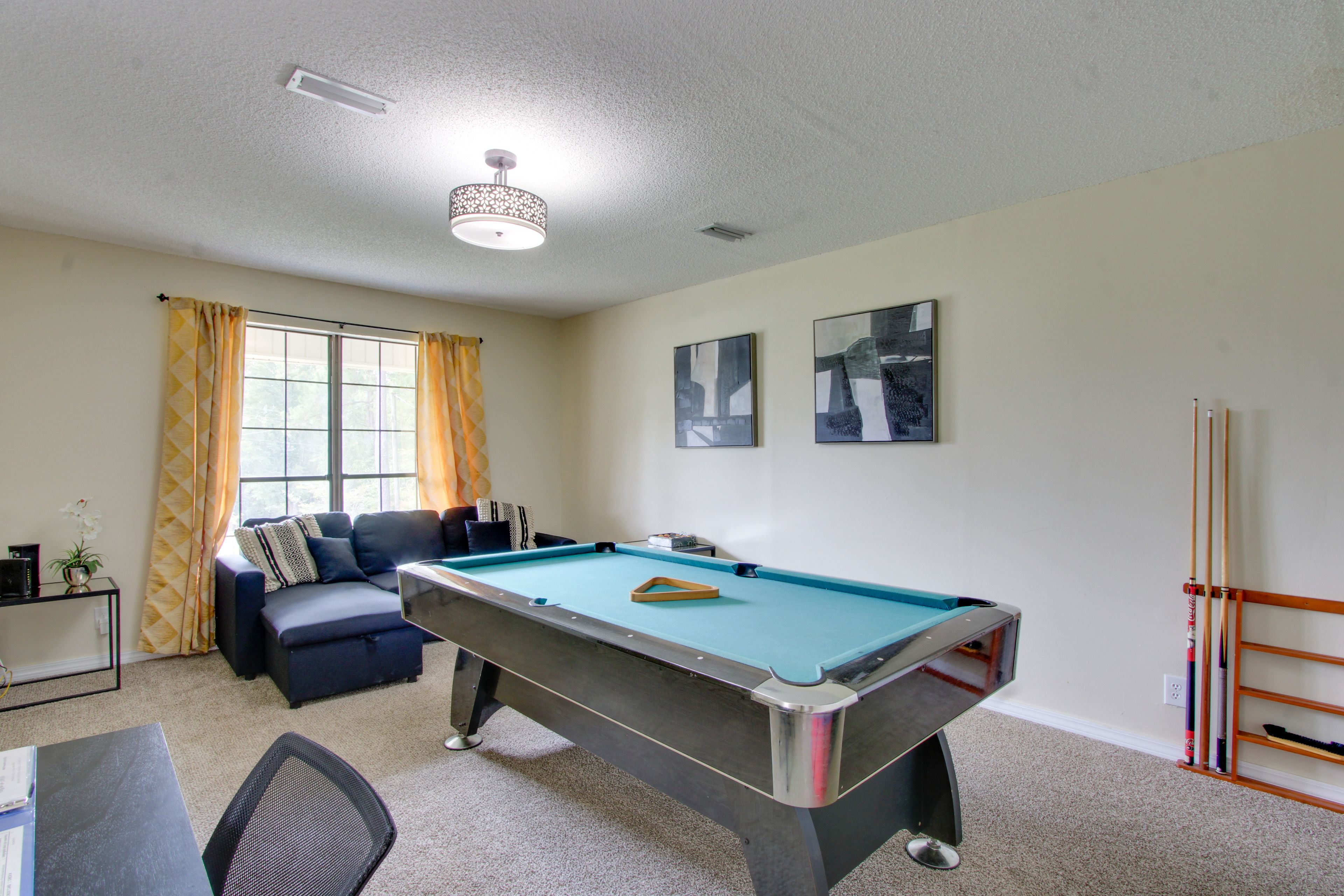 Daleville Vacation Rental | 3BR | 2BA | 2,006 Sq Ft | 4 Steps Required