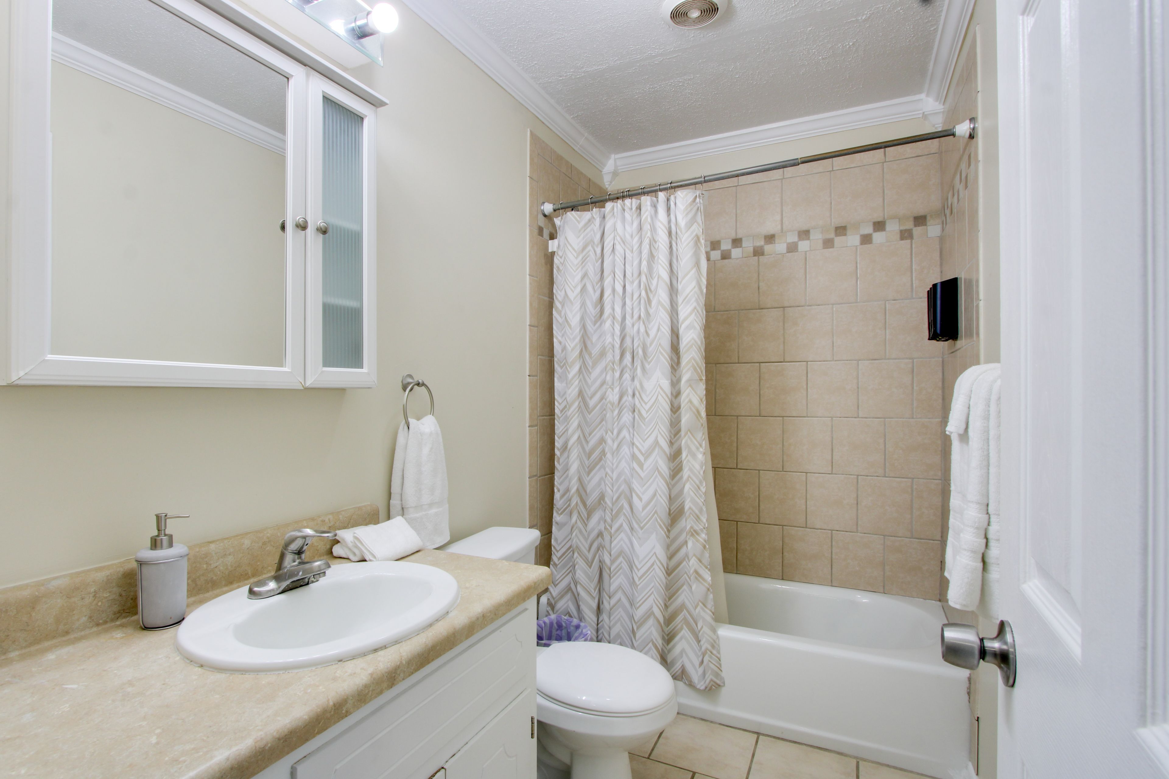 Full Bathroom | Hair Dryer