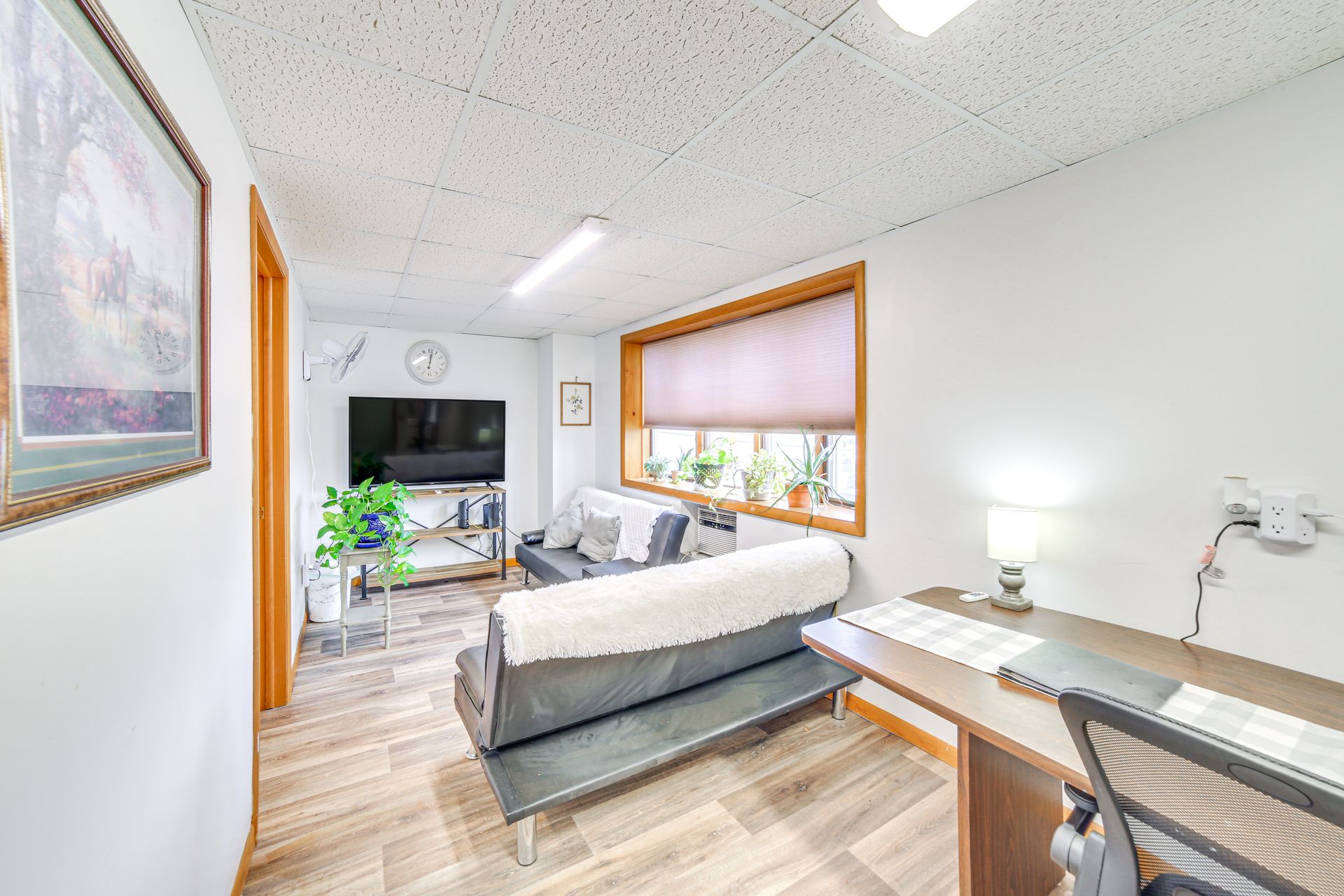 Walk to Downtown Sault Ste Marie — updated studio, 900 sq ft