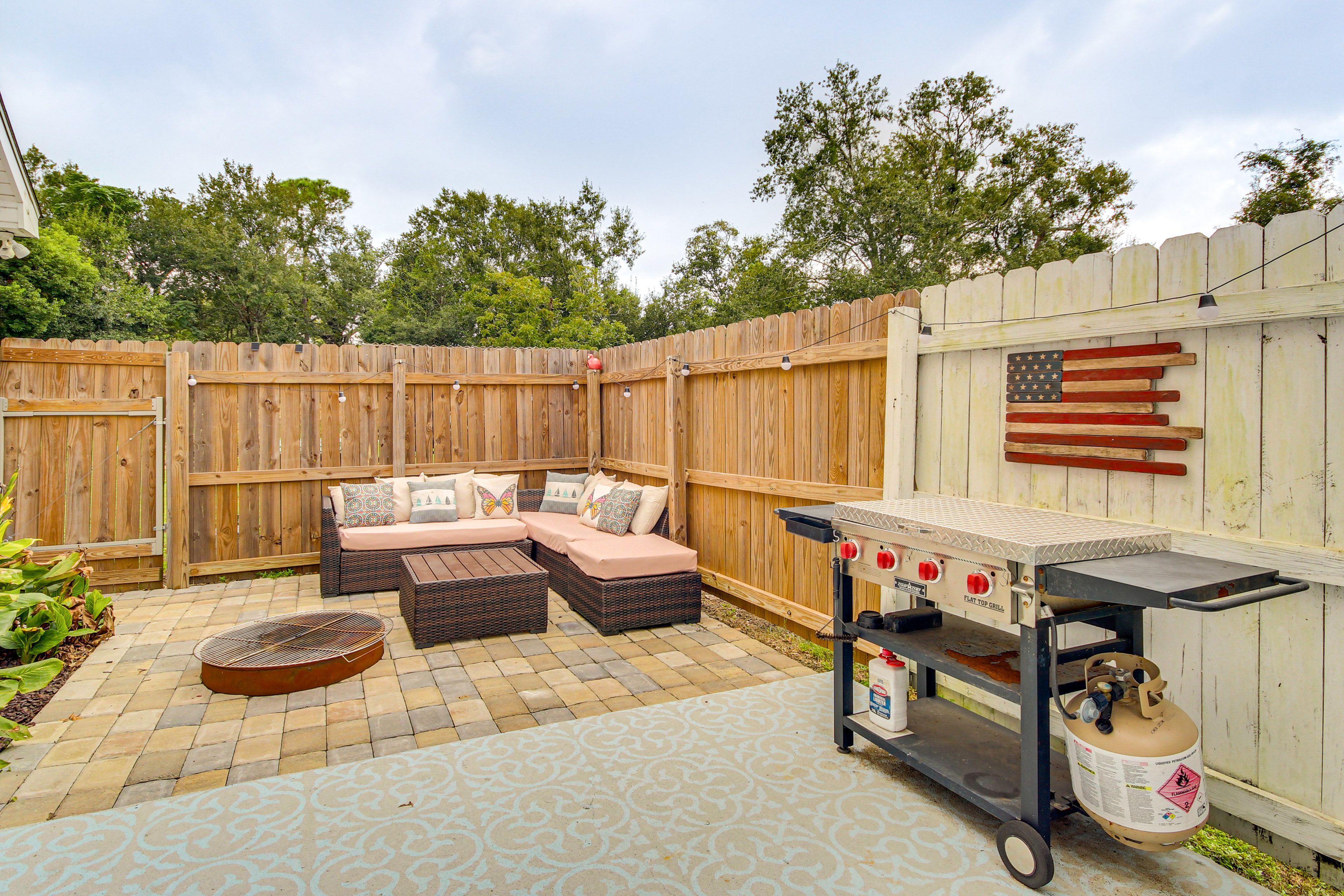 Fenced Patio | Gas Grill | Dining Area | Fire Pit