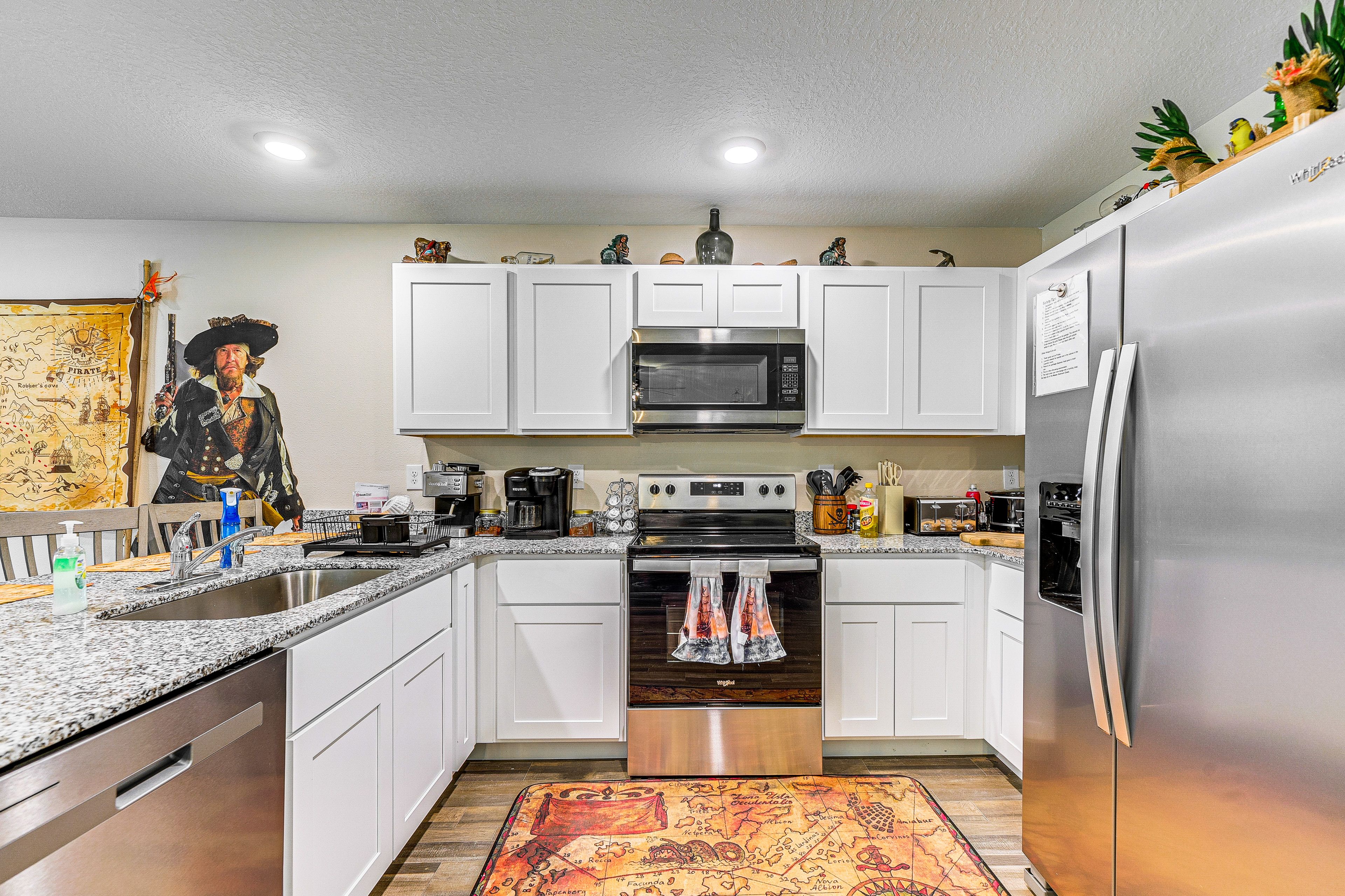 Kitchen | Keurig/Drip Coffee Maker | Blender | Toaster | Cooking Basics