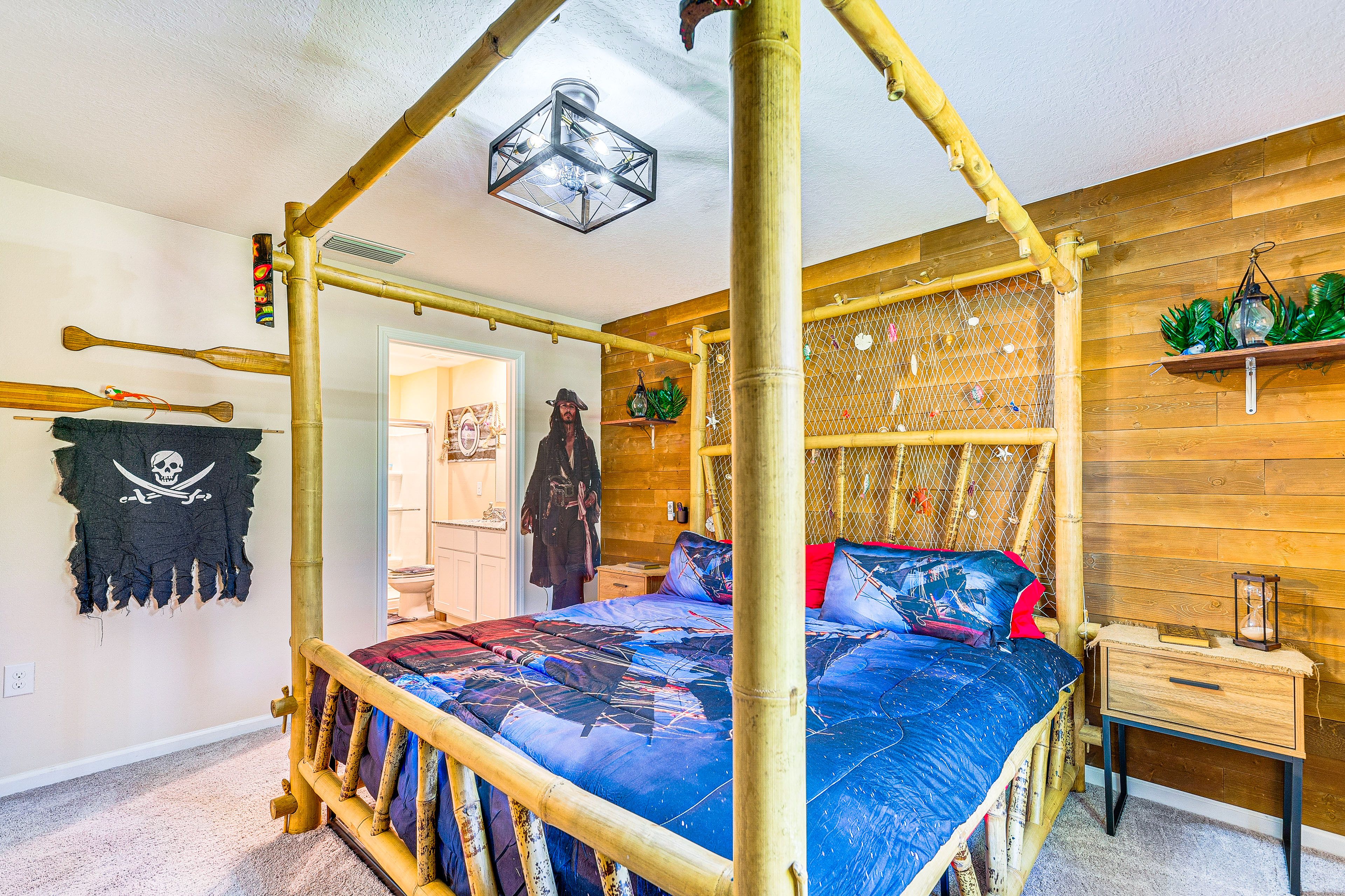 Bedroom 1 | King Bed | Smart TV | Linens Provided