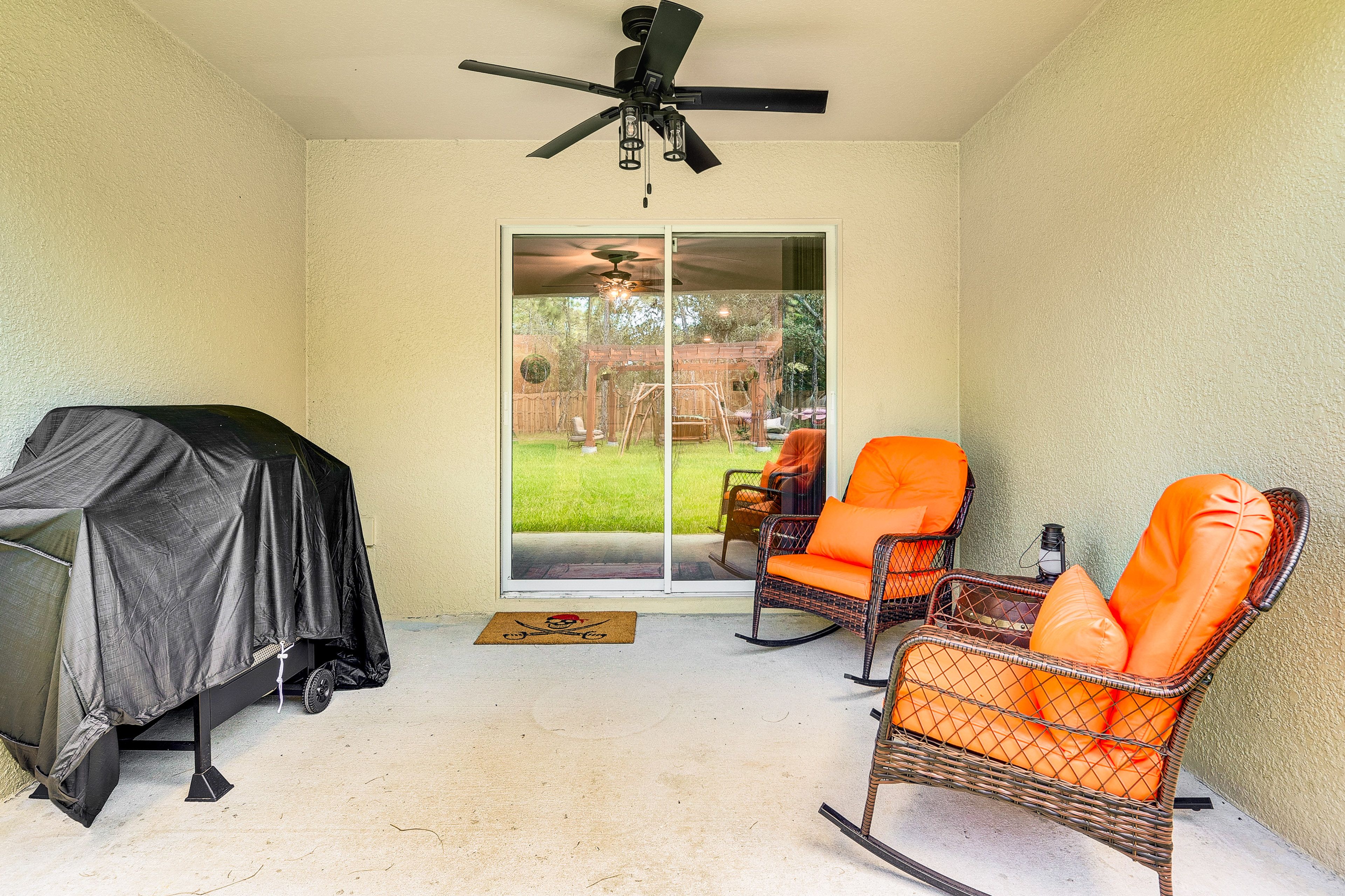 Covered Patio | Gas Grill