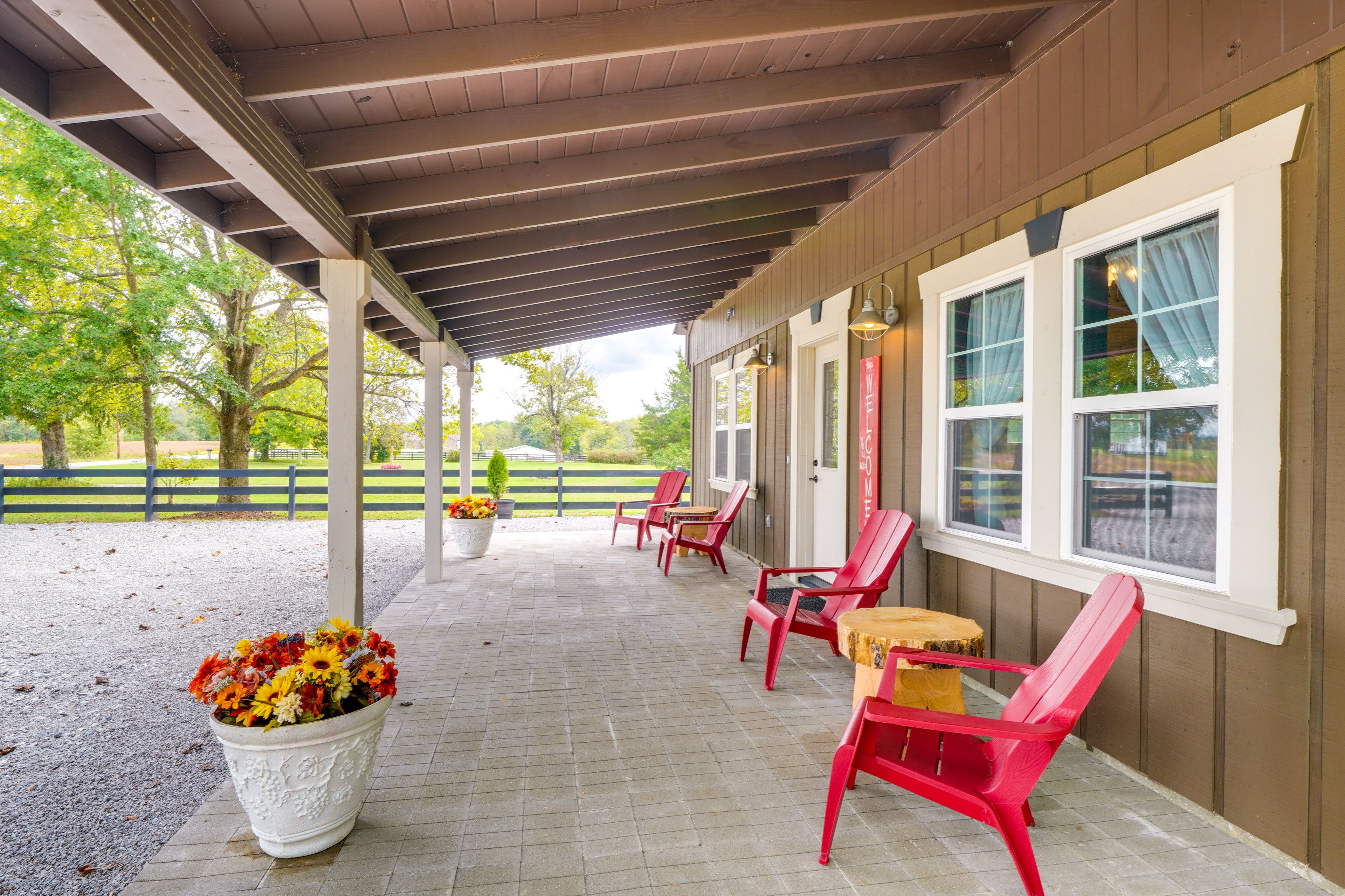 Furnished Porch