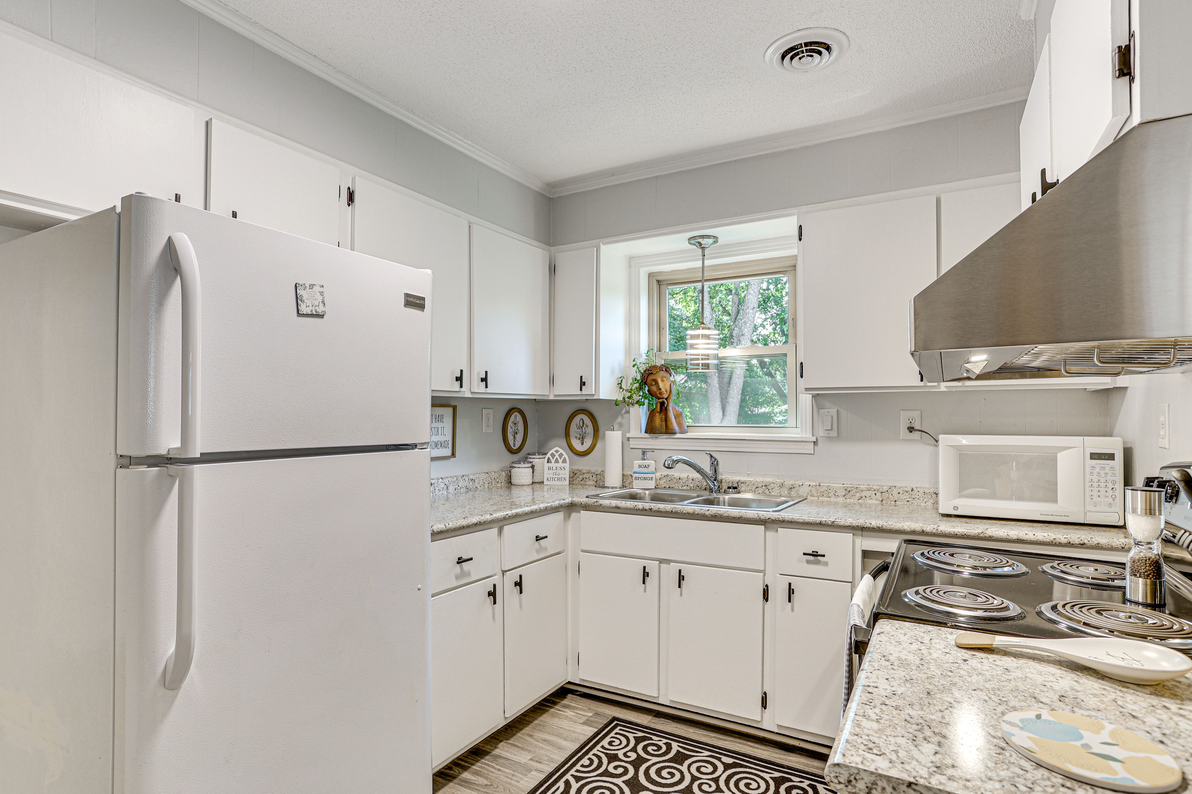 Kitchen | Cooking Basics | Crockpot | Microwave | Toaster | Spices