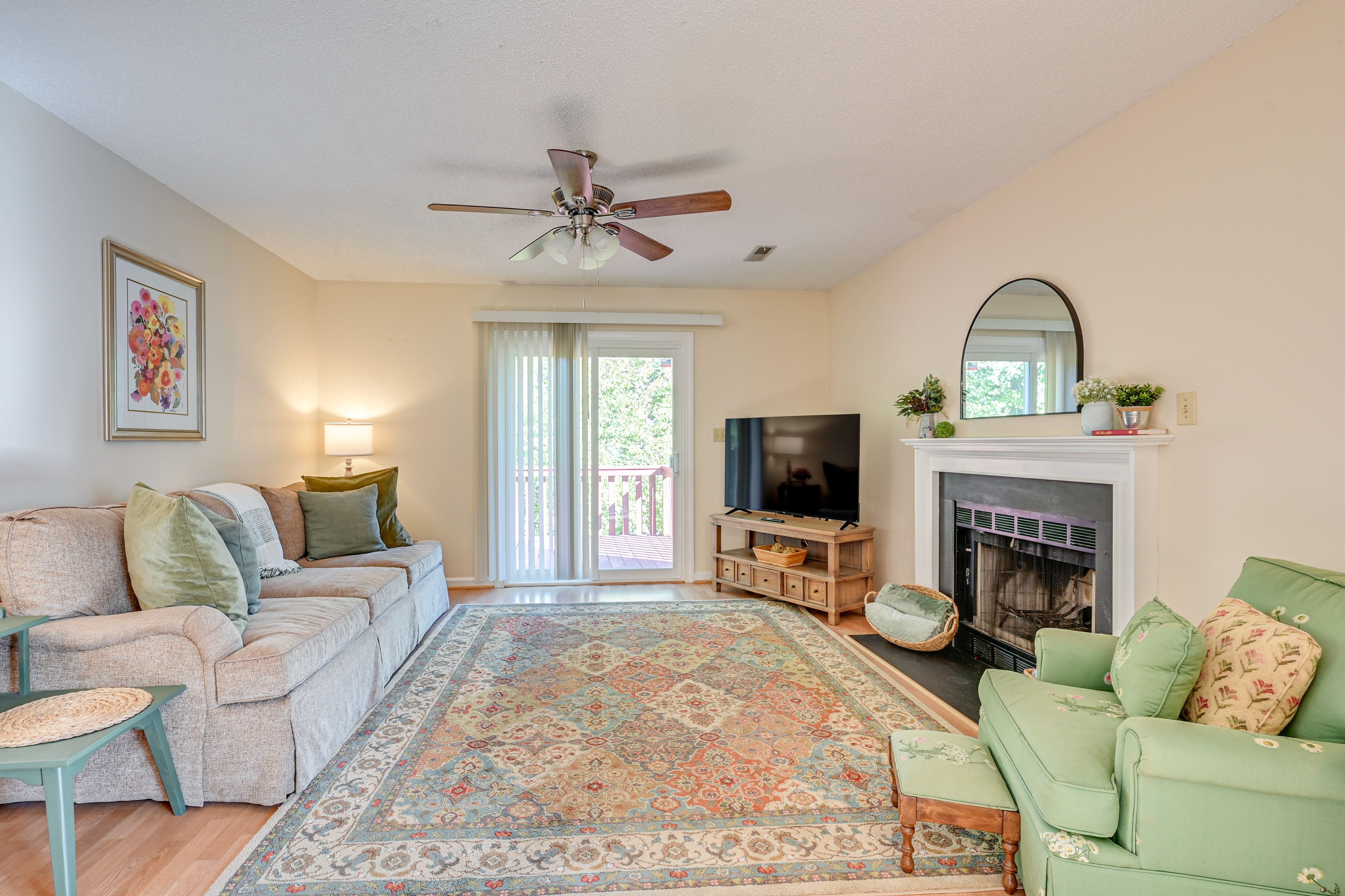 Living Room | Main Floor | Smart TV | Free WiFi