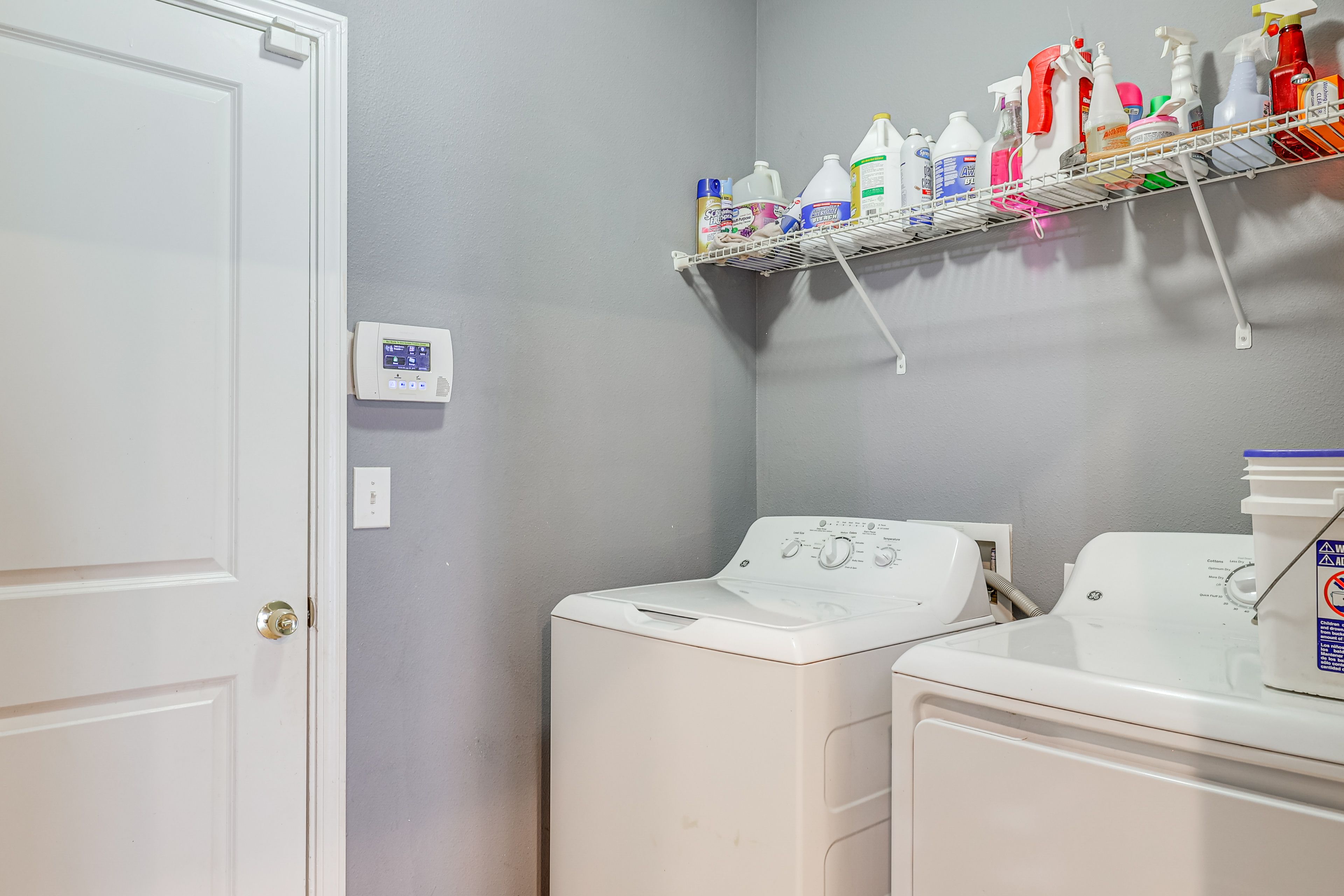Laundry Area | 1st Floor | Washer/Dryer | Trash Bags/Paper Towels