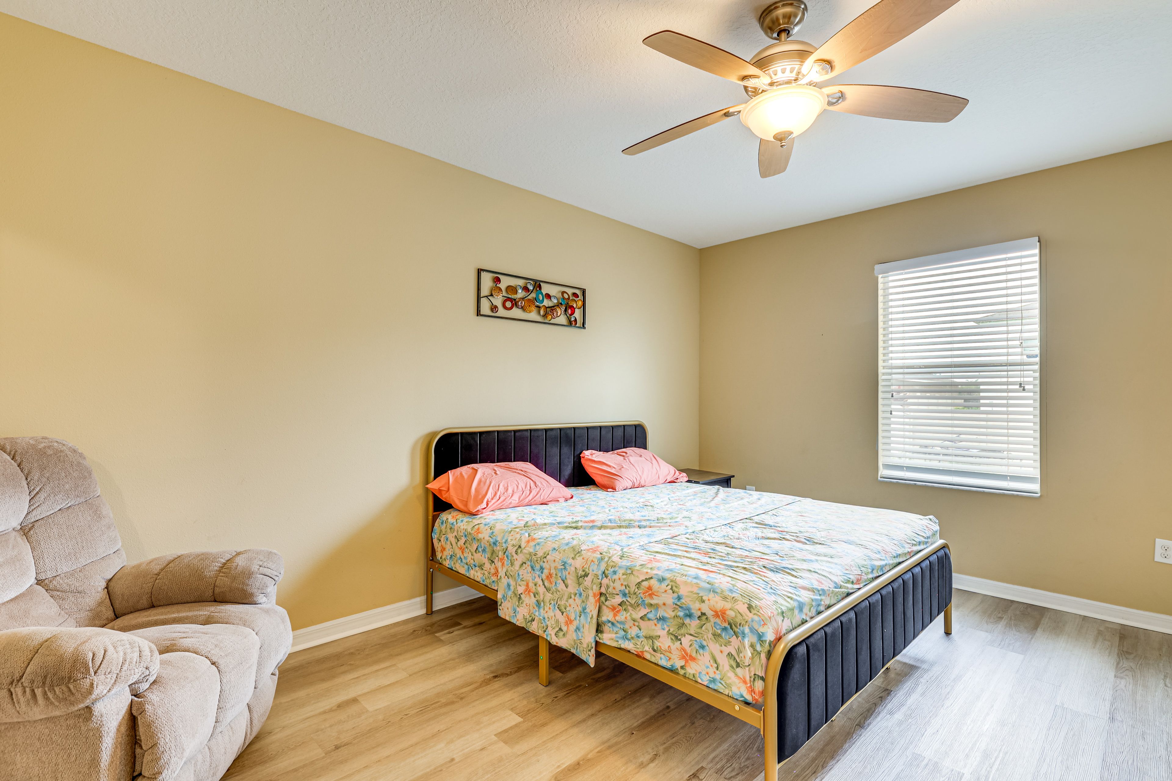 Bedroom 1 | 1st Floor | King Bed | Laptop-Friendly Workspace | En-Suite Bathroom