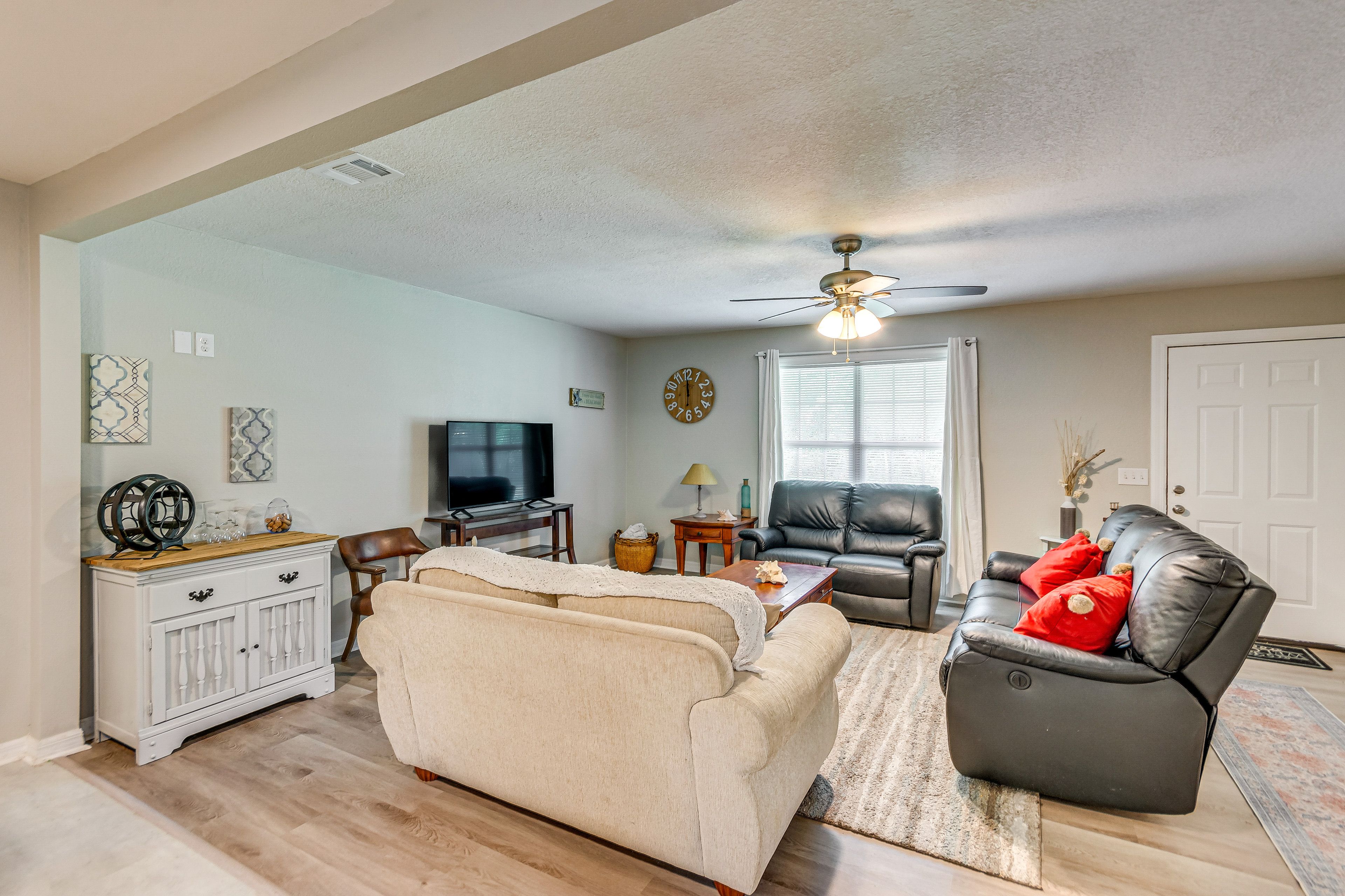 Milton Vacation Rental | 3BR | 2BA | 1,269 Sq Ft | 2 Steps to Enter