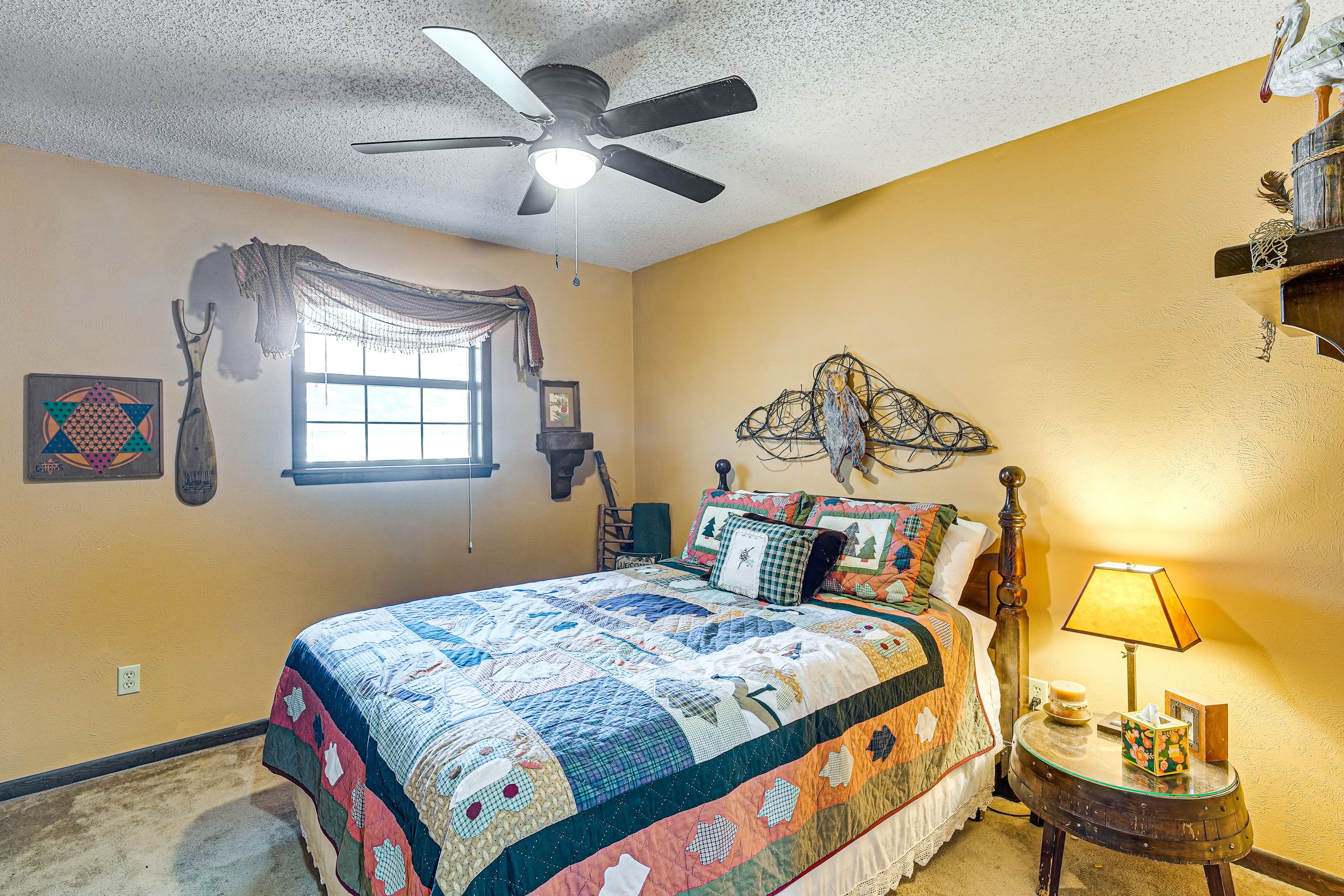 Bedroom 2 | Queen Bed