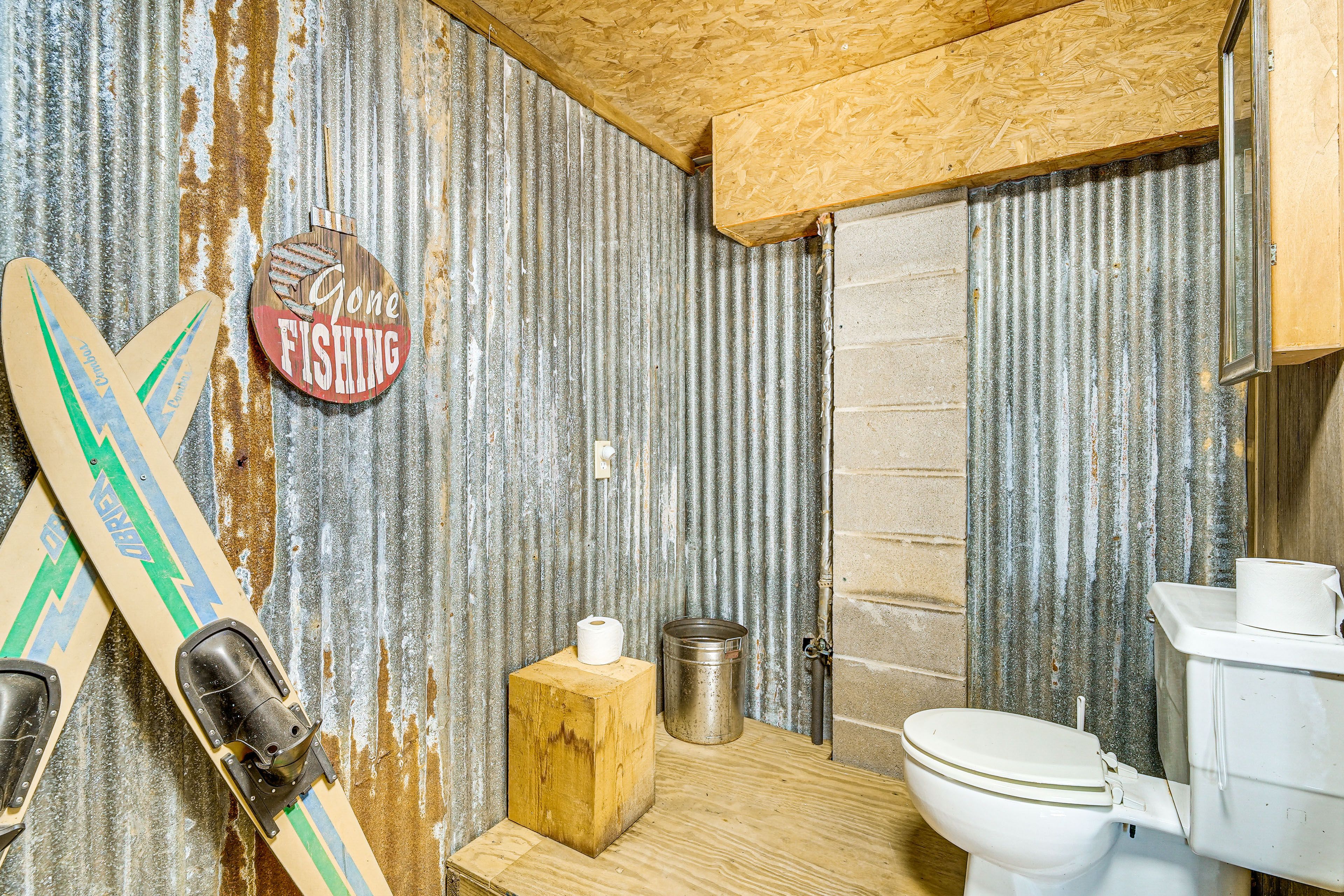 Outdoor Half Bathroom