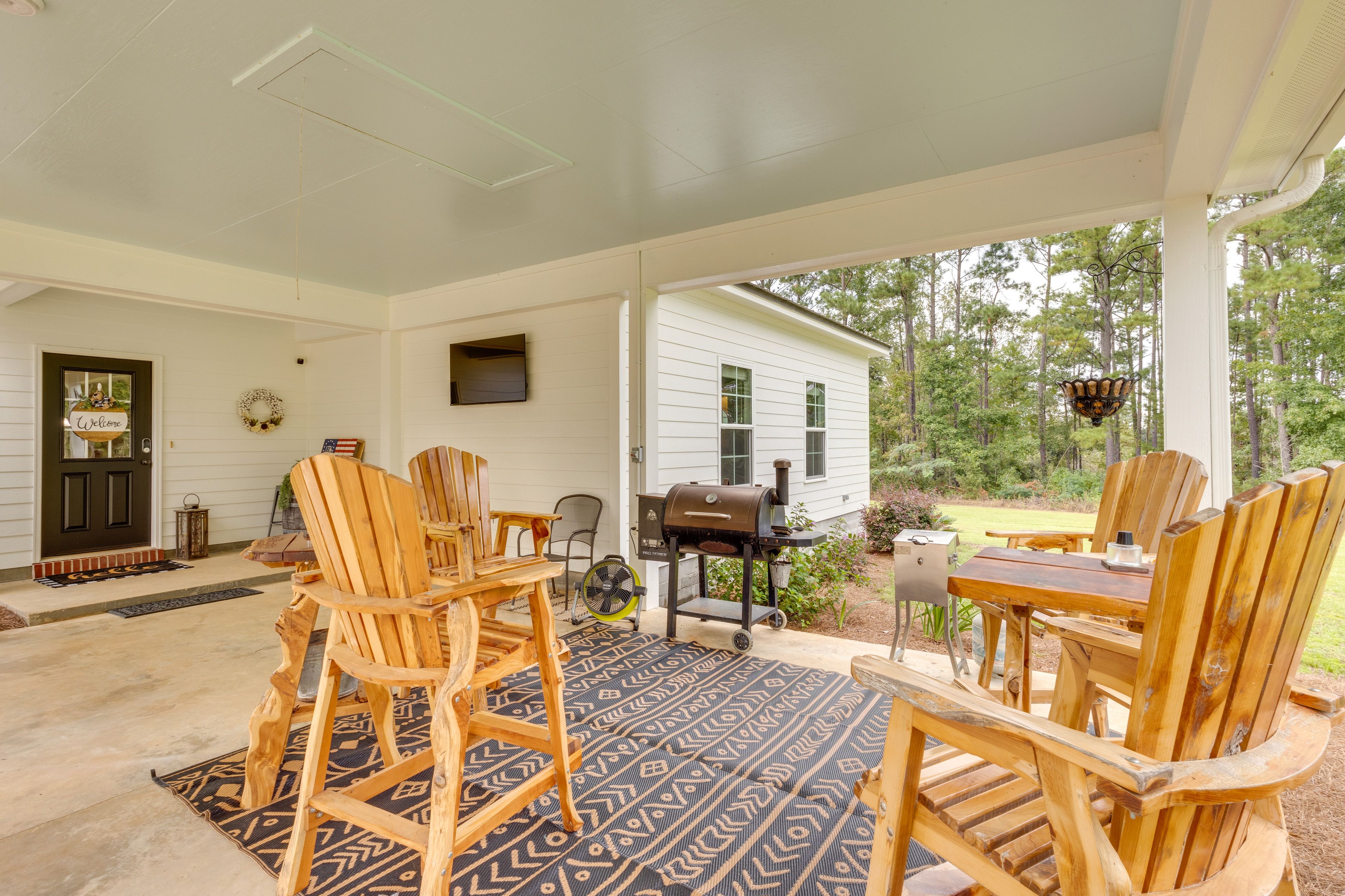 Covered Patio | Outdoor Dining | Grill | TV