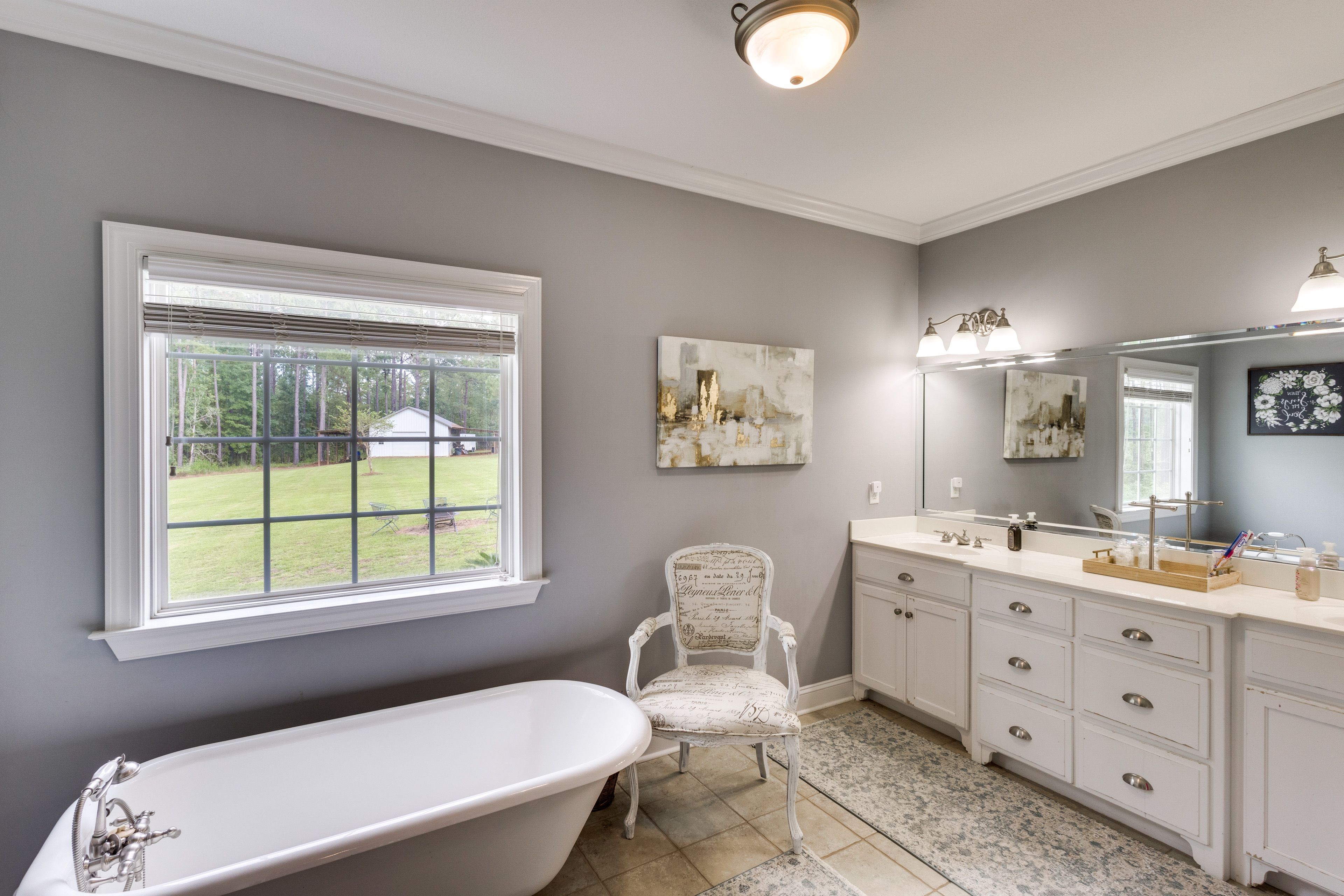 Full Bathroom | Towels & Linens Provided