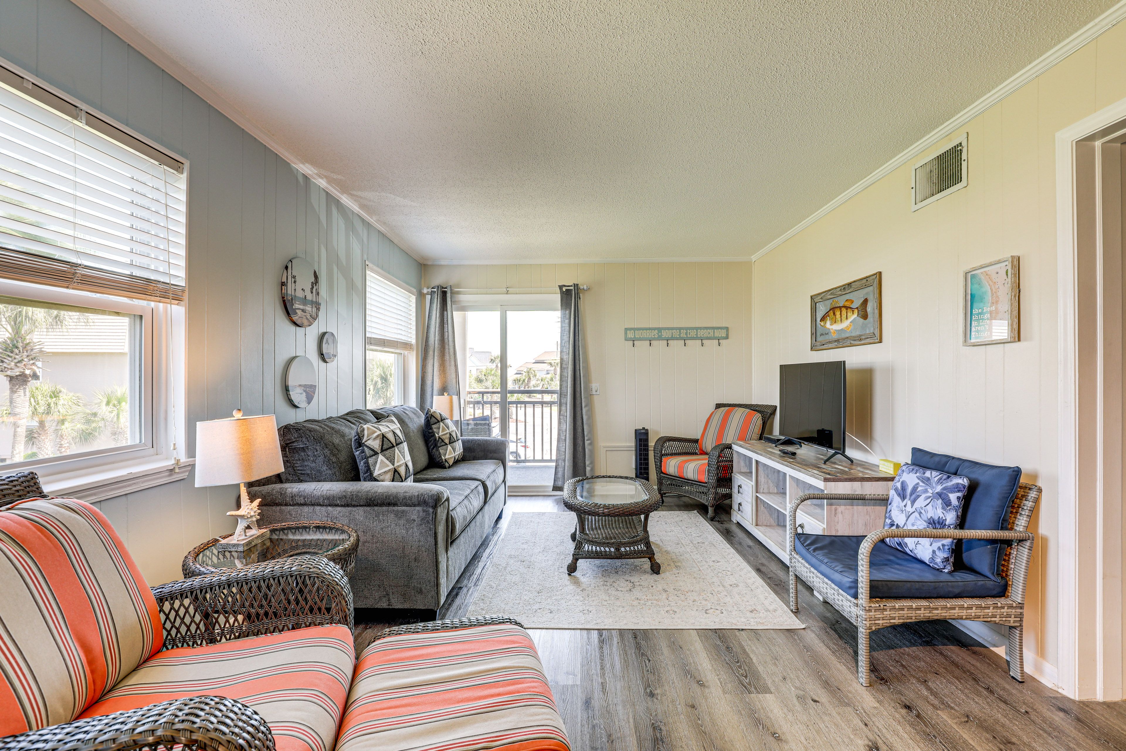 Living Room | Queen Sleeper Sofa | Smart TV