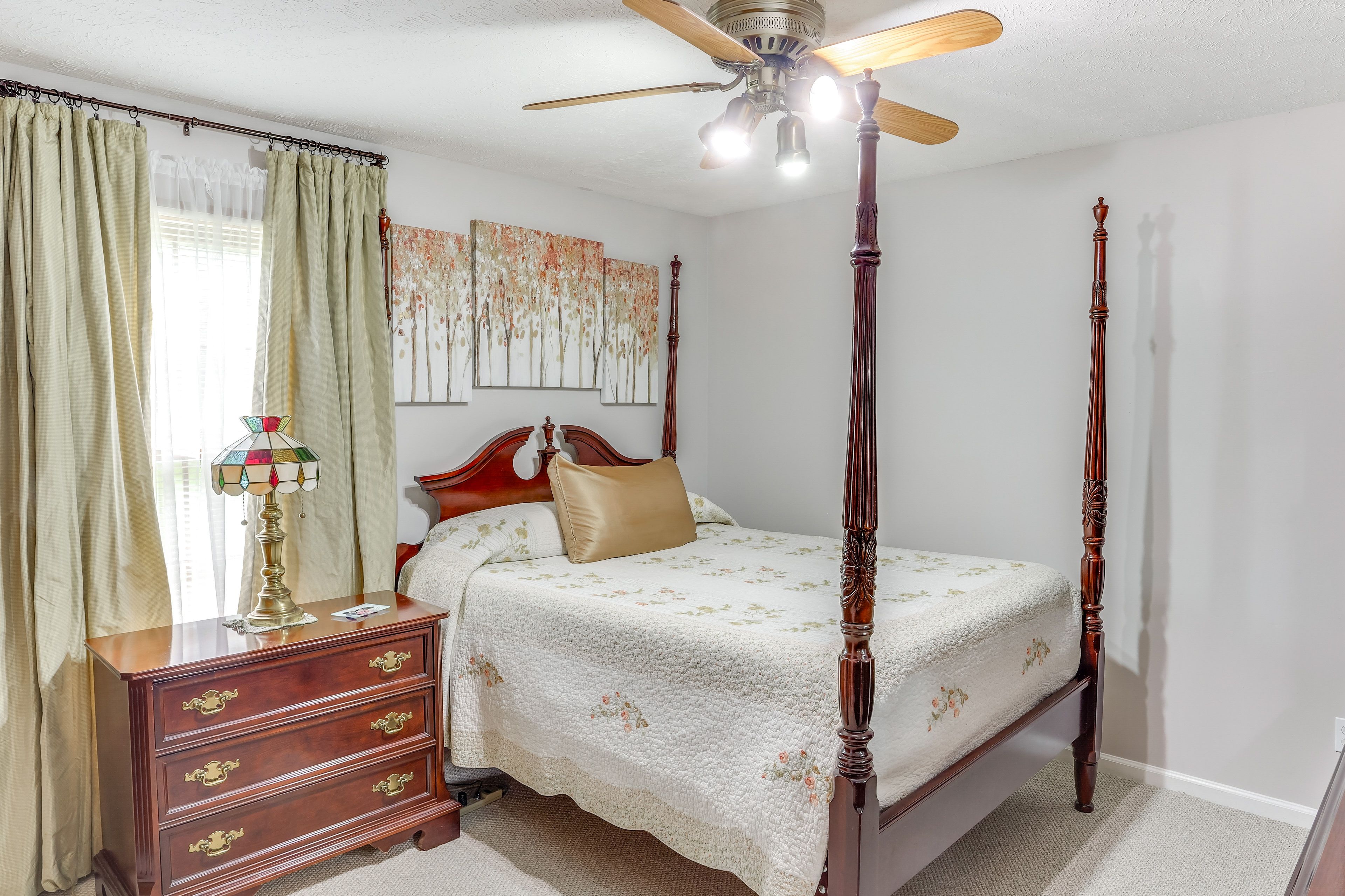 Bedroom 3 | Queen Bed