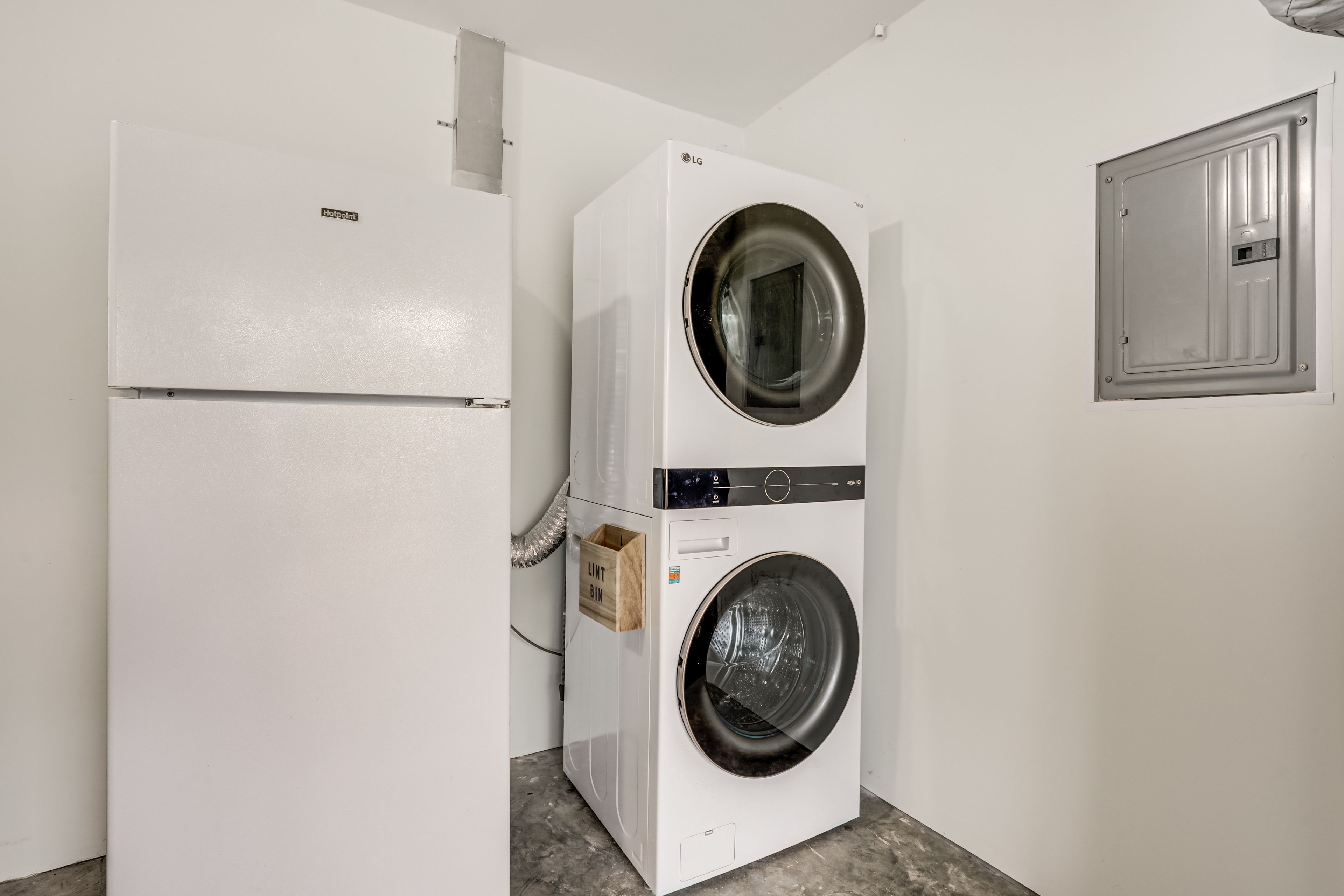 Laundry Room | Washer & Dryer
