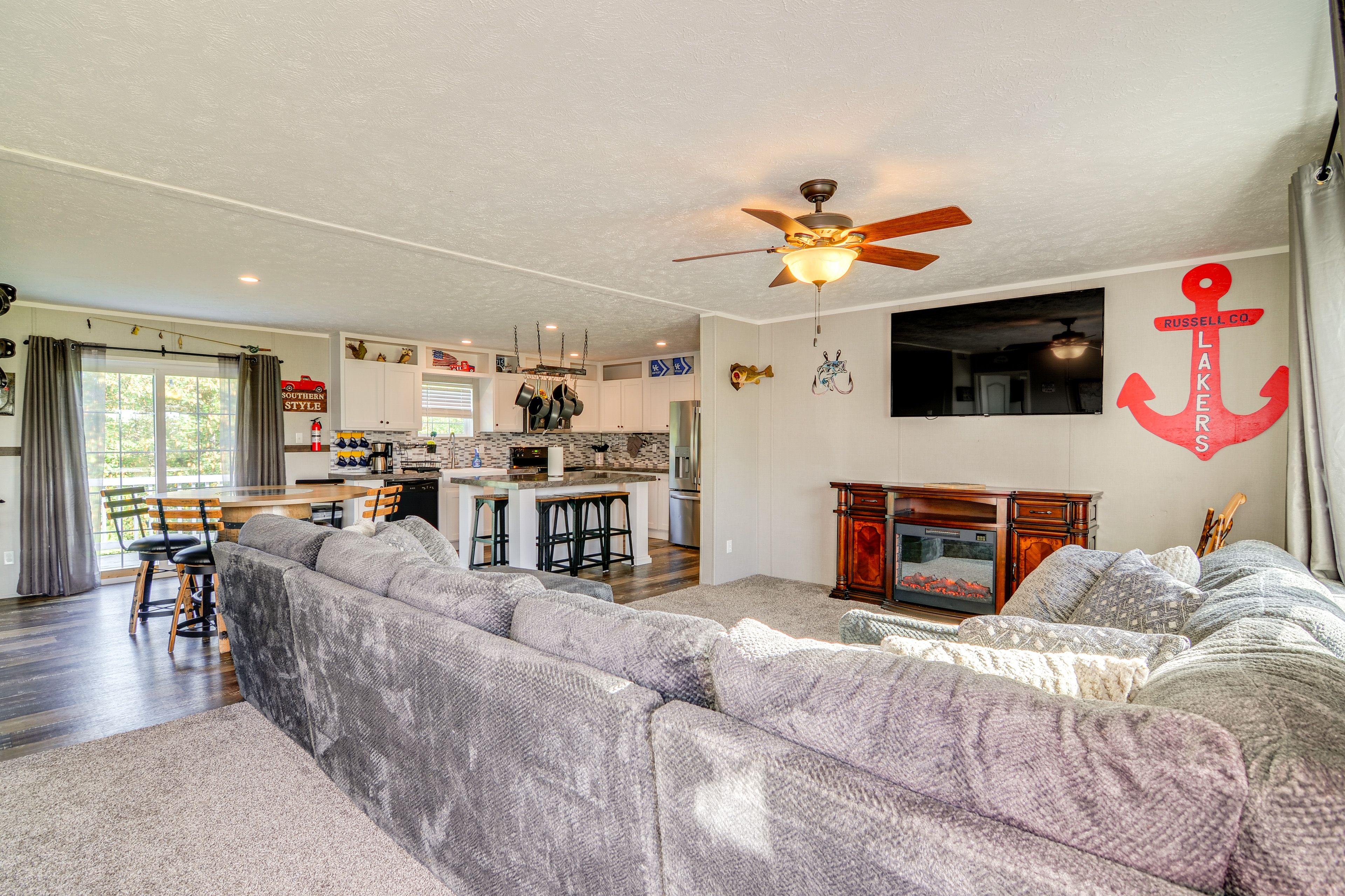Jamestown Vacation Rental | 3BR | 2BA | 1,300 Sq Ft | Stairs to Enter