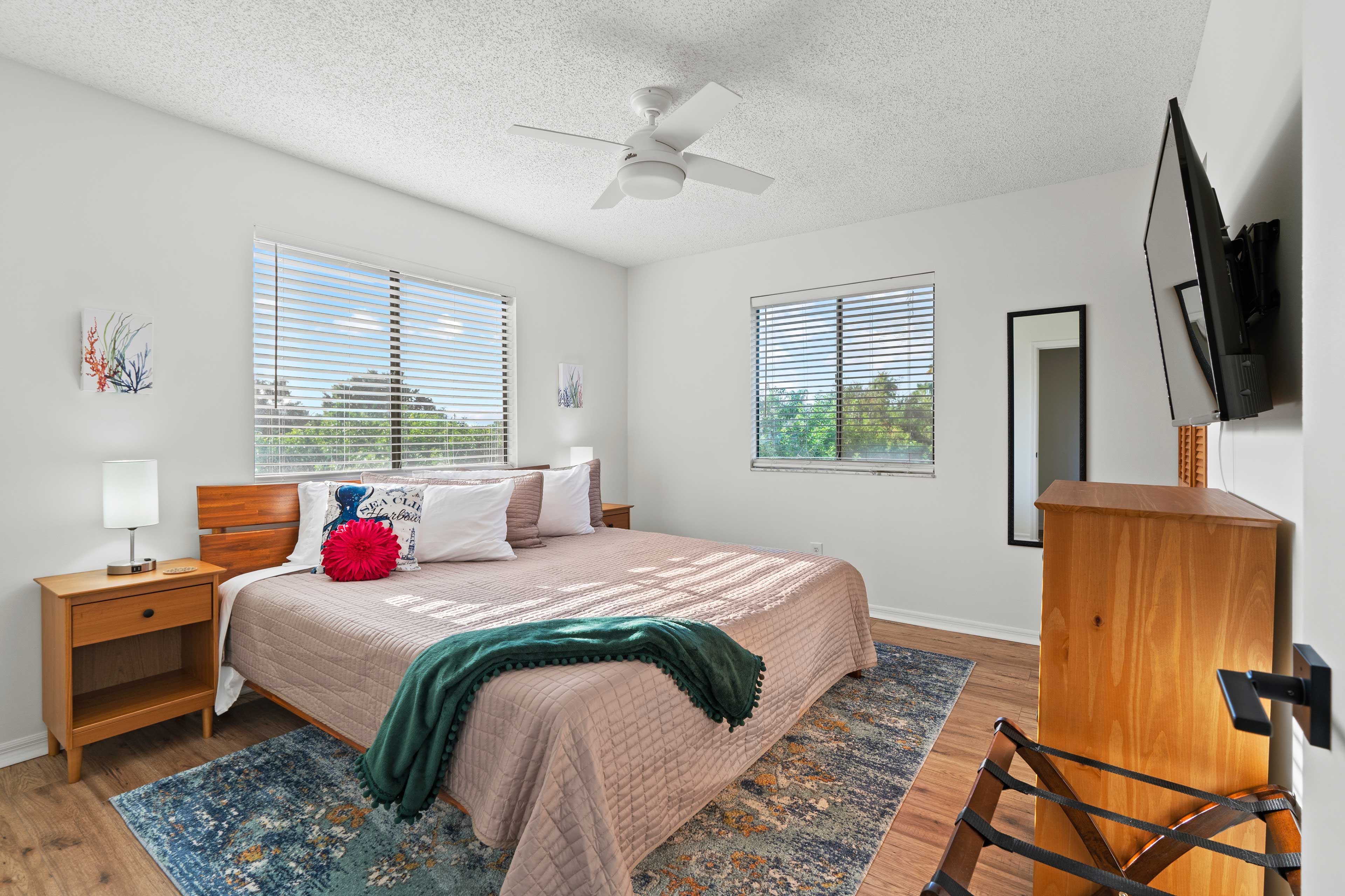 Bedroom 2 | Main Floor | King Bed