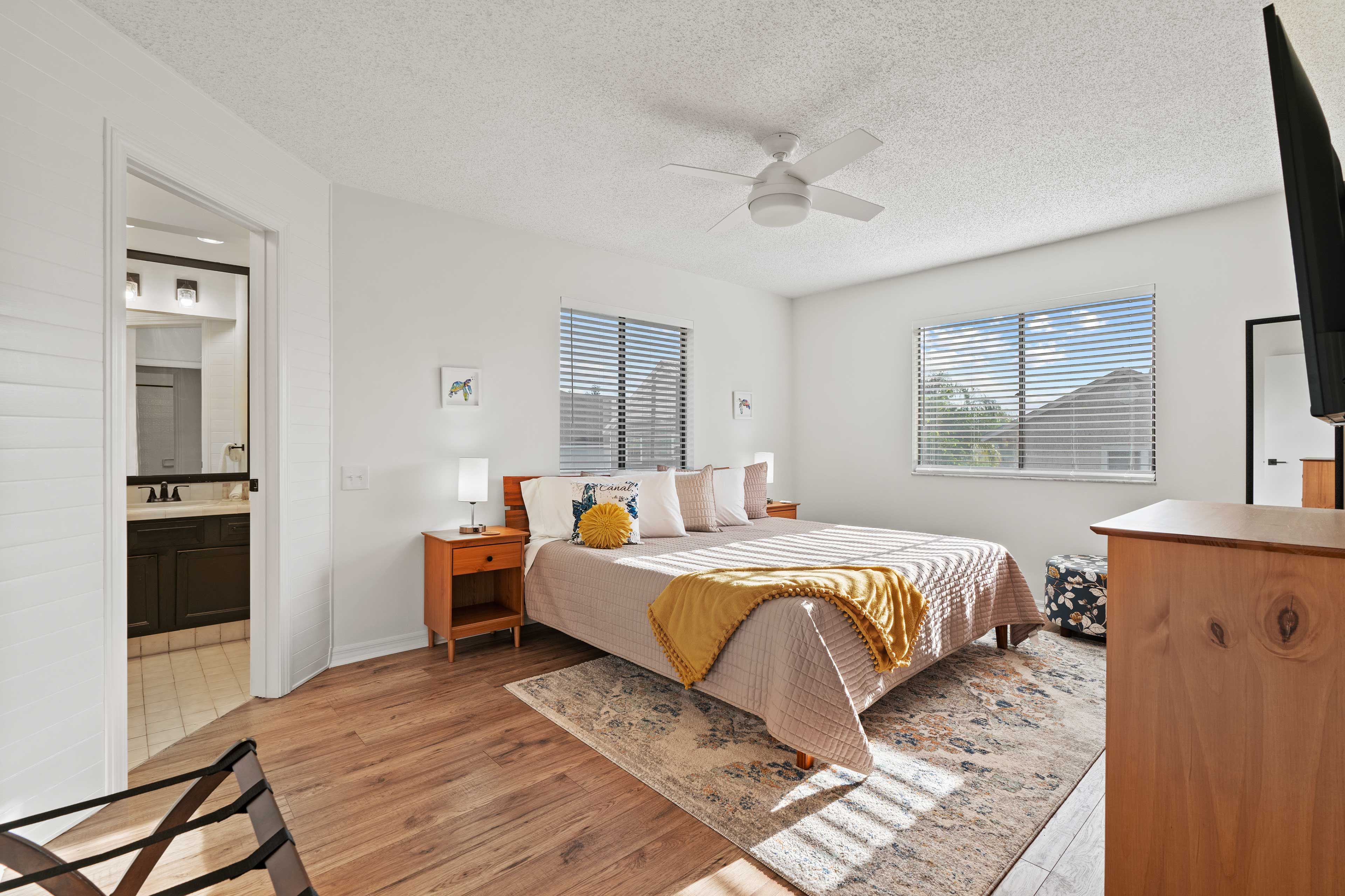 Bedroom 1 | Main Floor | King Bed