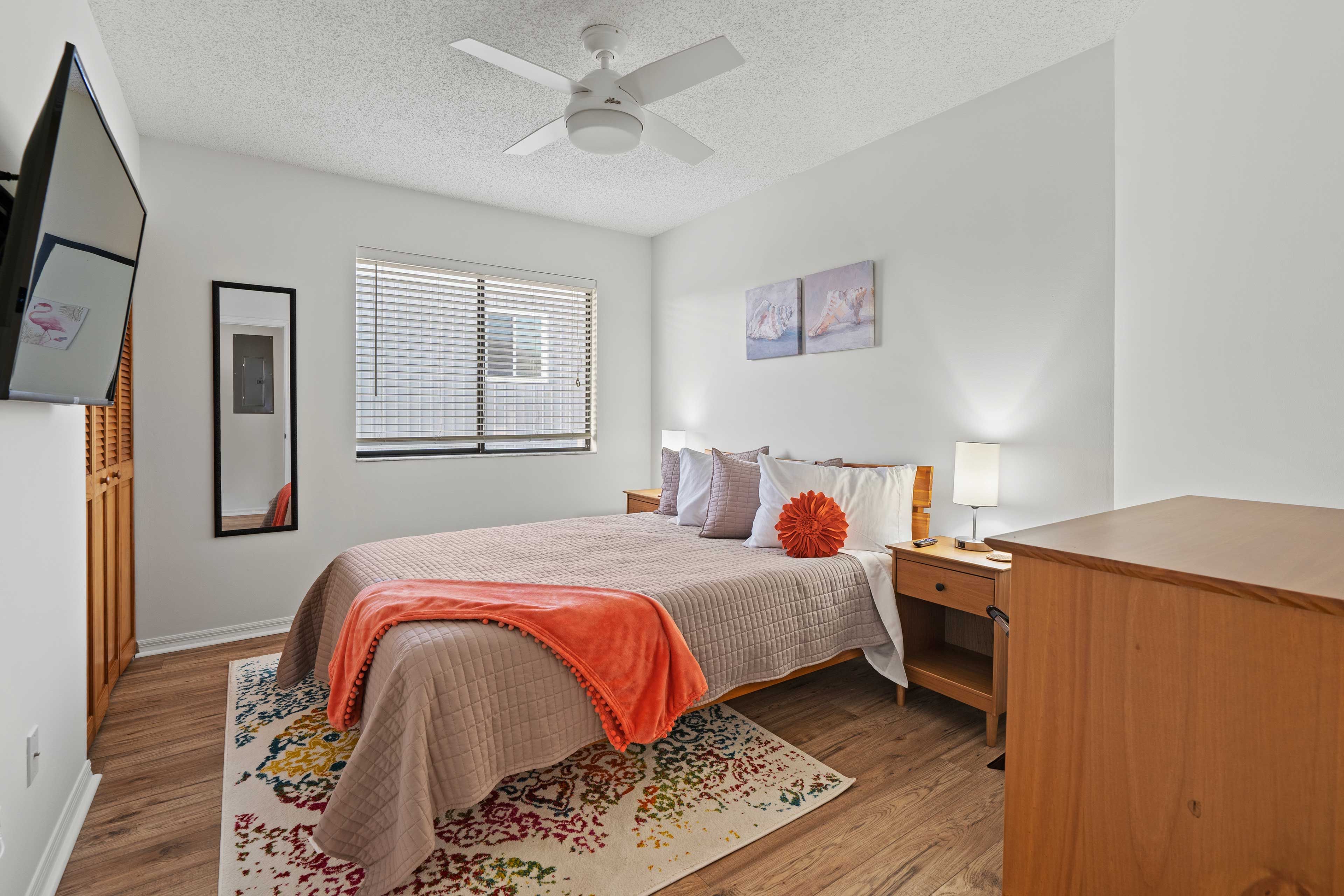 Bedroom 3 | Main Floor | Queen Bed