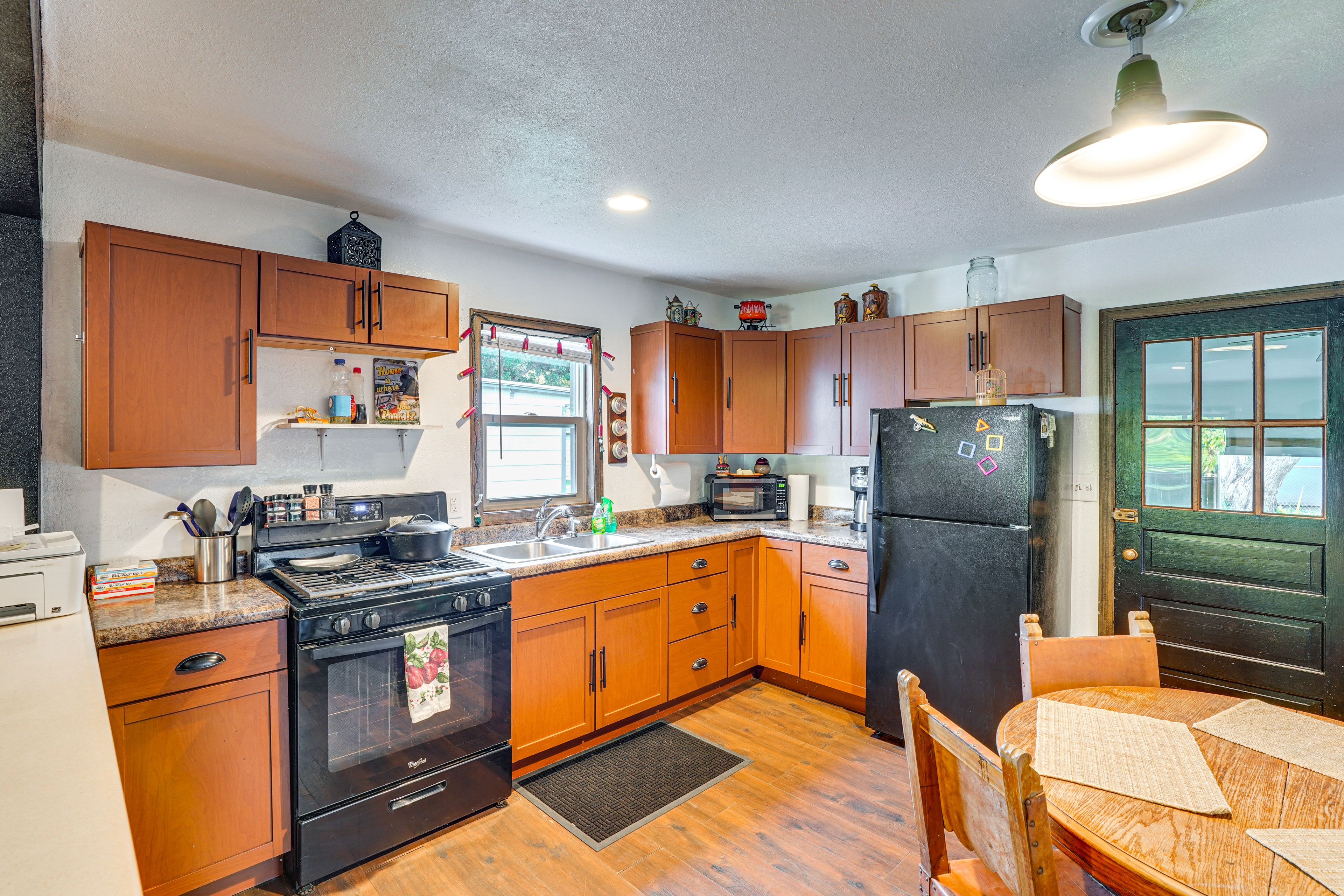 Dining Area | Dishware/Flatware | Trash Bags/Paper Towels