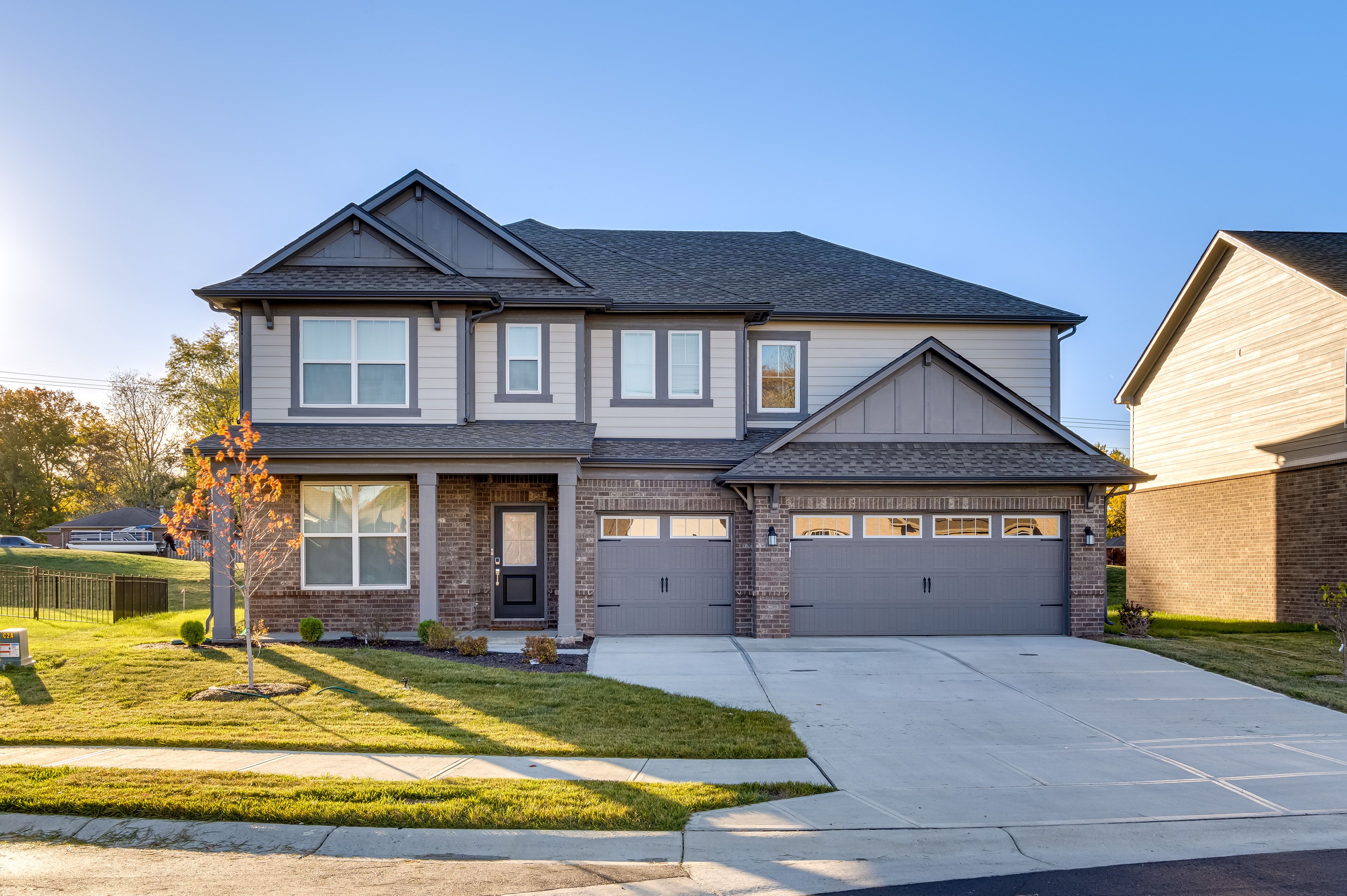 Exterior | Parking | Garage (3 Vehicles) | Driveway (3 Vehicles)