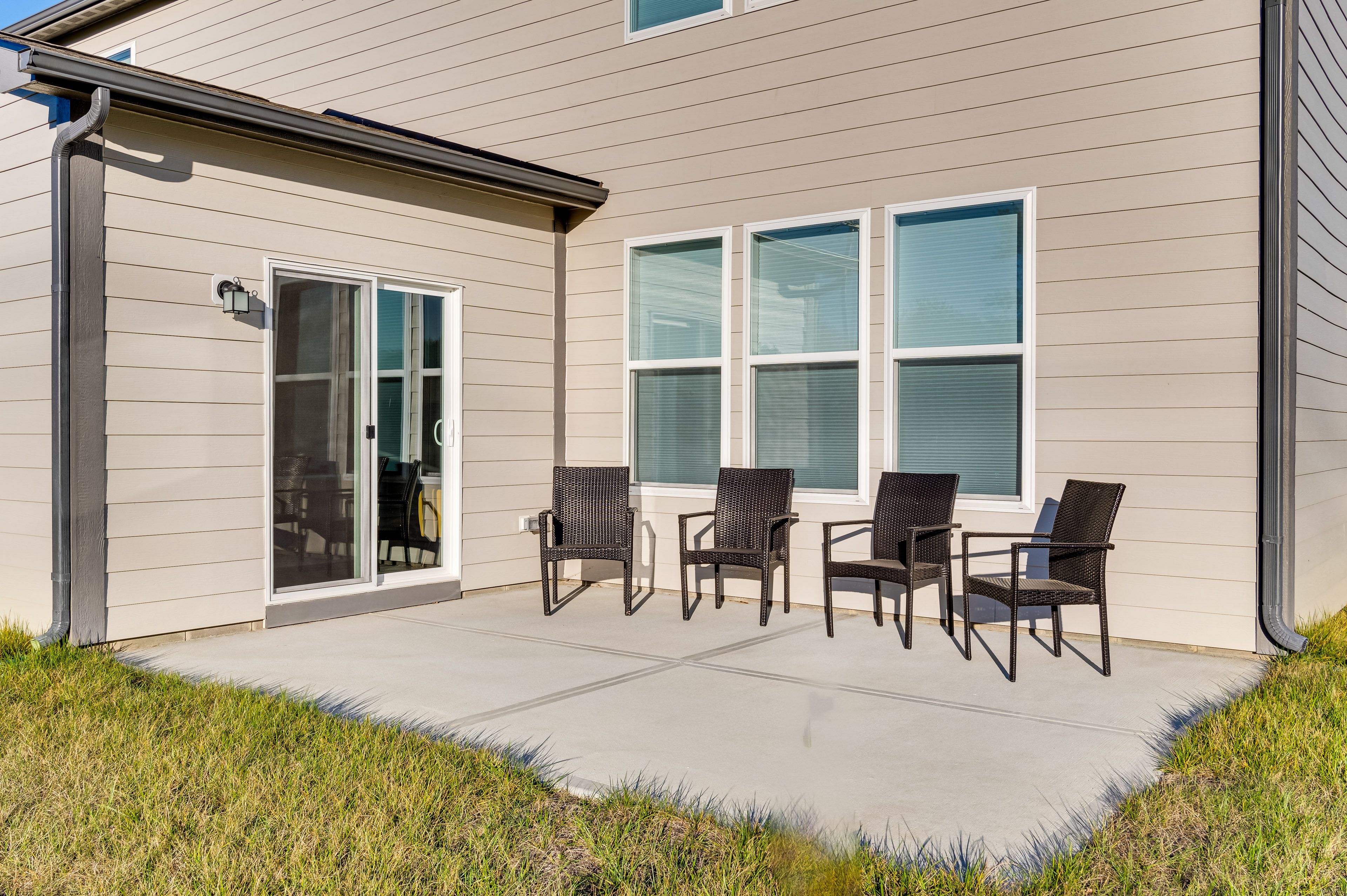 Patio | Outdoor Seating
