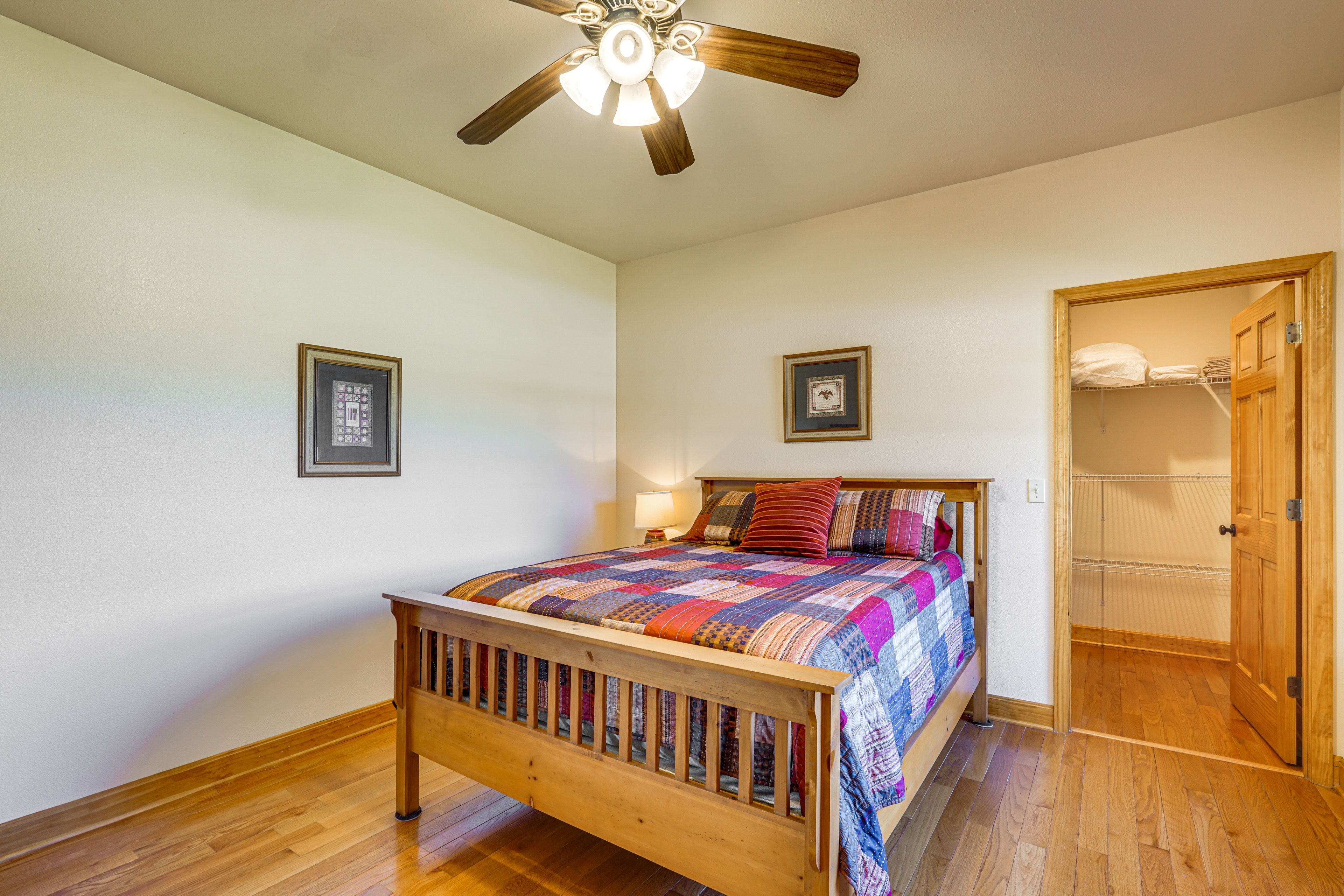 Bedroom 5 | 1st Floor | Queen Bed