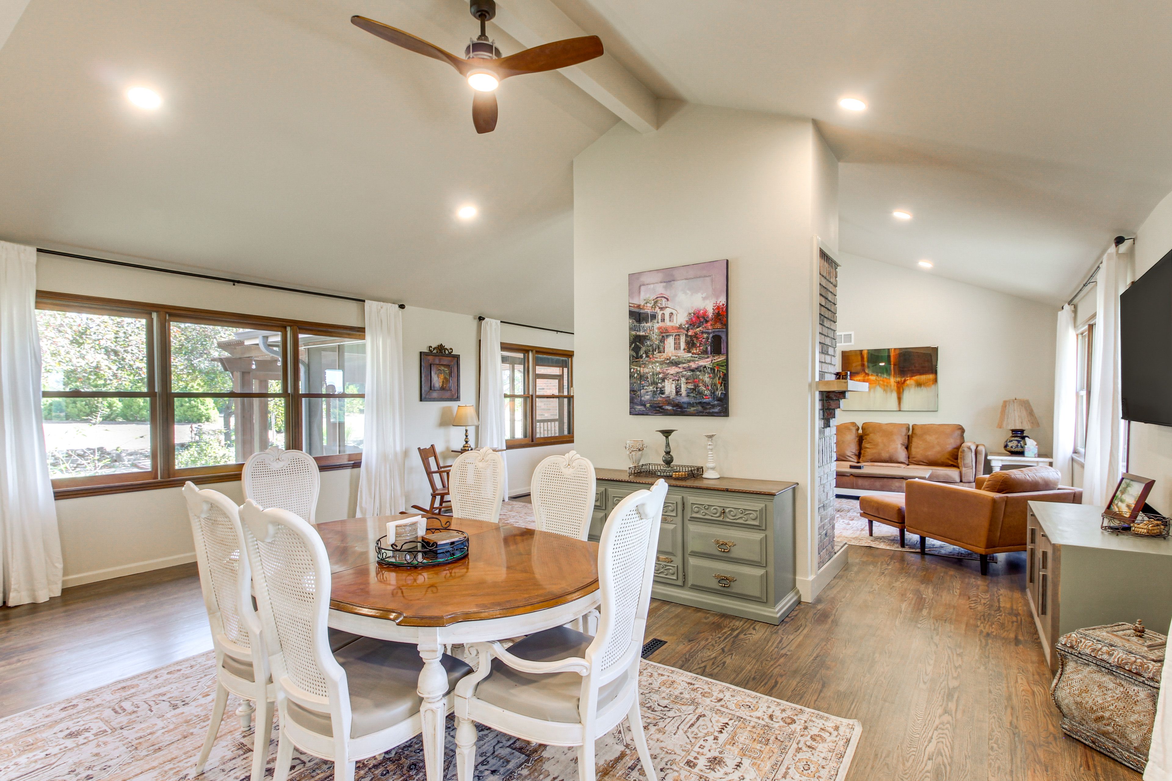 Dining Table | Main Level | Dishware/Flatware
