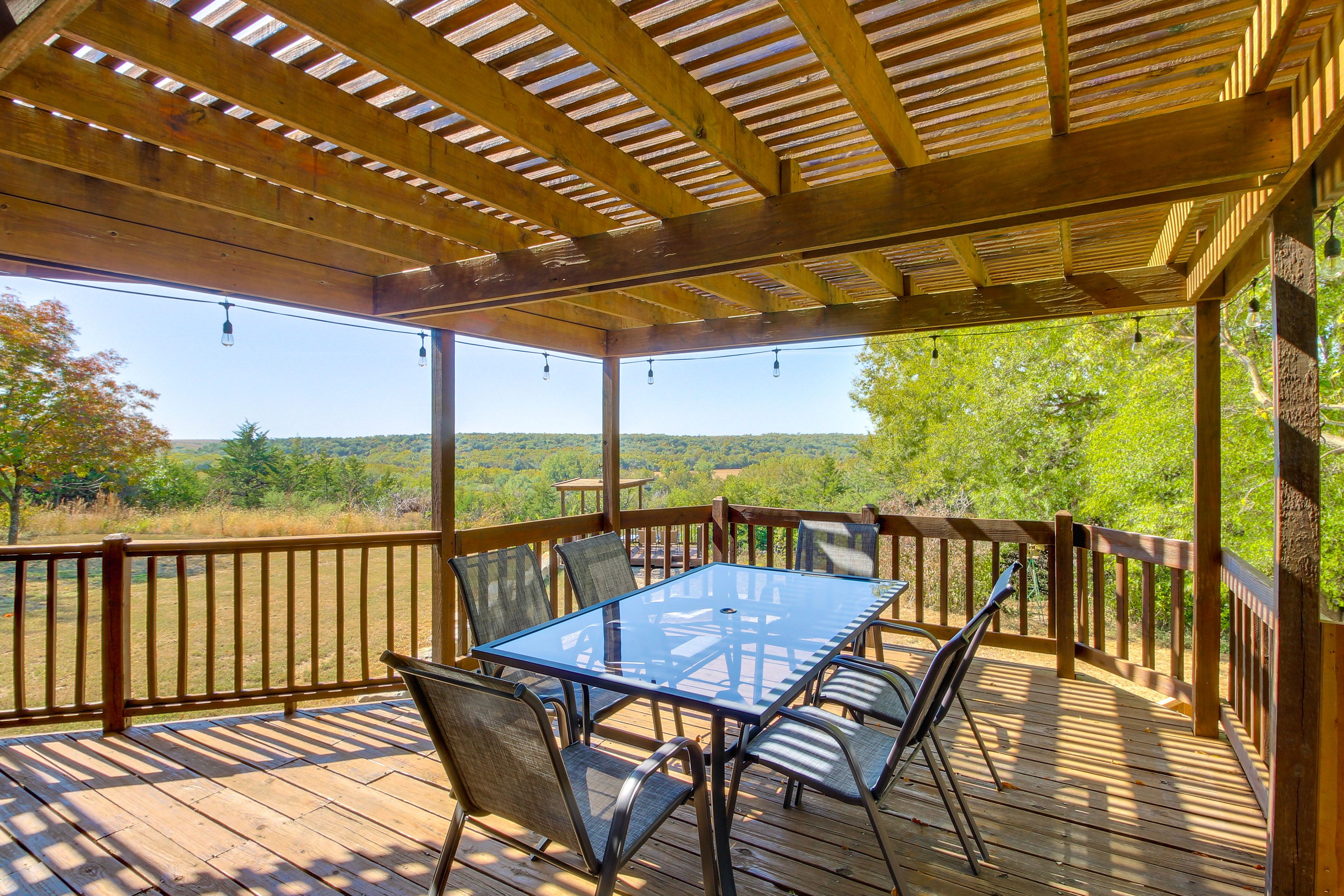Manhattan Vacation Rental | 3BR | 4BA | 2,300 Sq Ft | 3 Steps Required