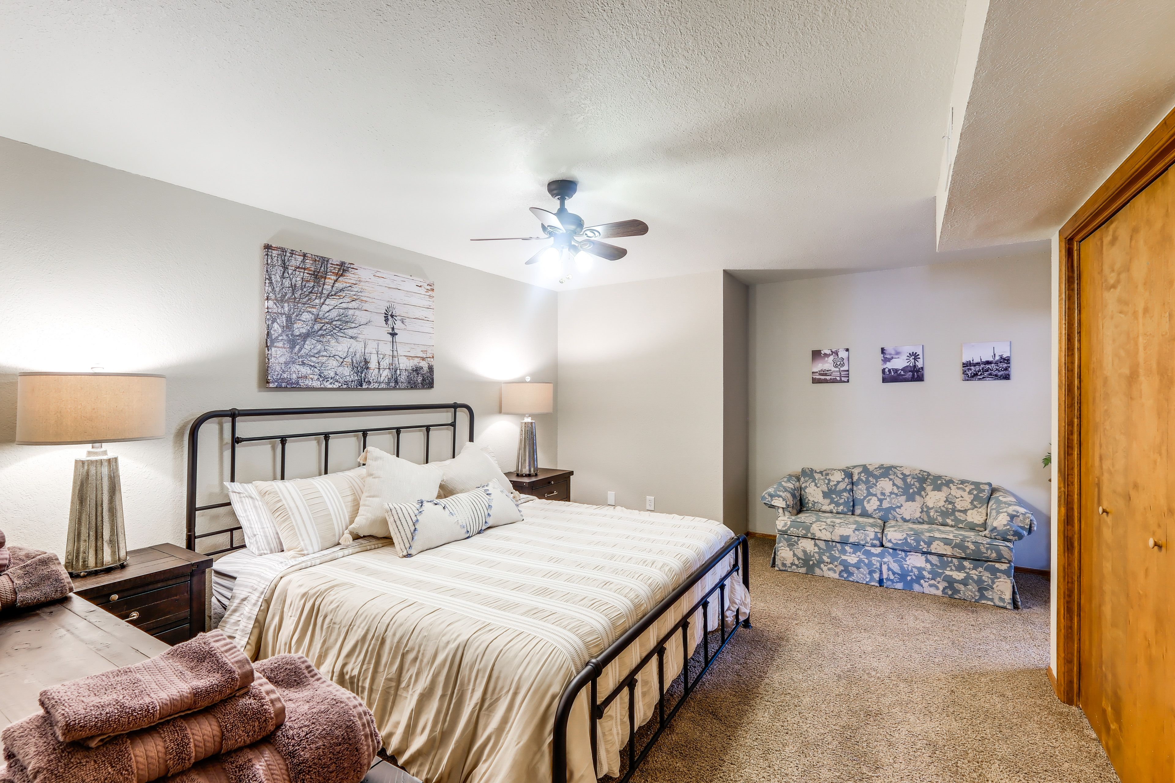 Bedroom 1 | King Bed | 1st Floor