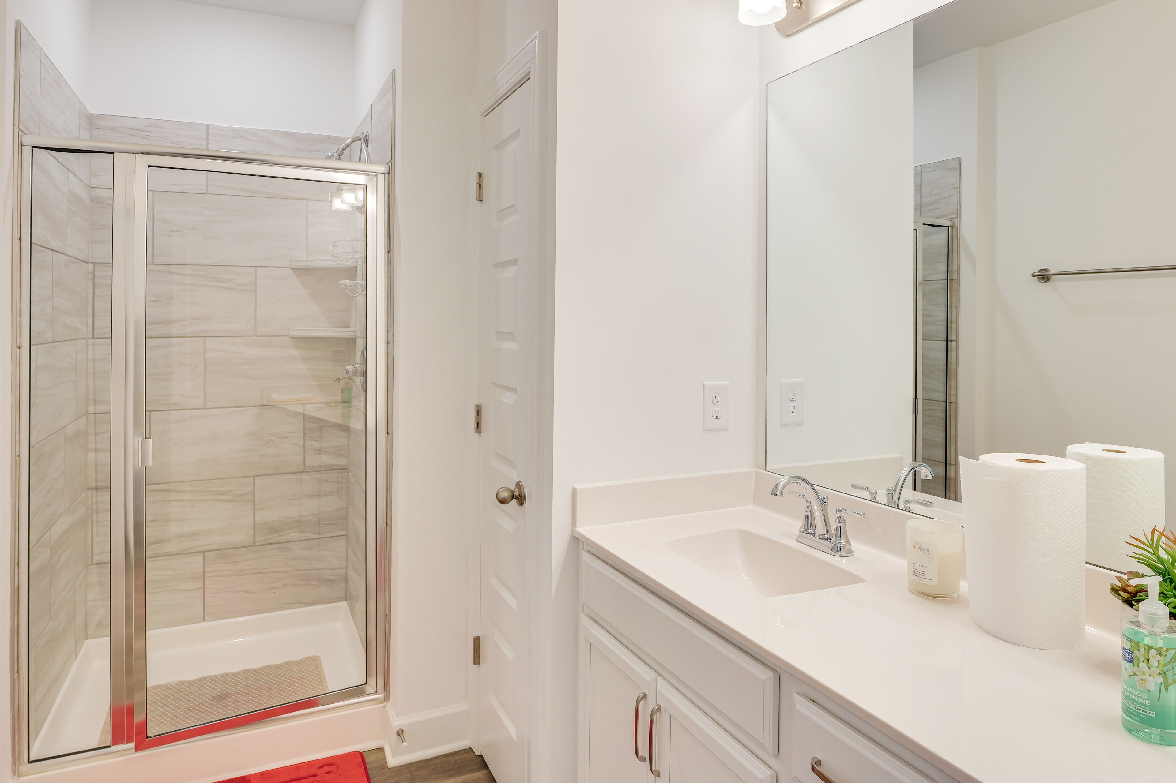 En-Suite Bathroom | 1st Floor | Towels Provided