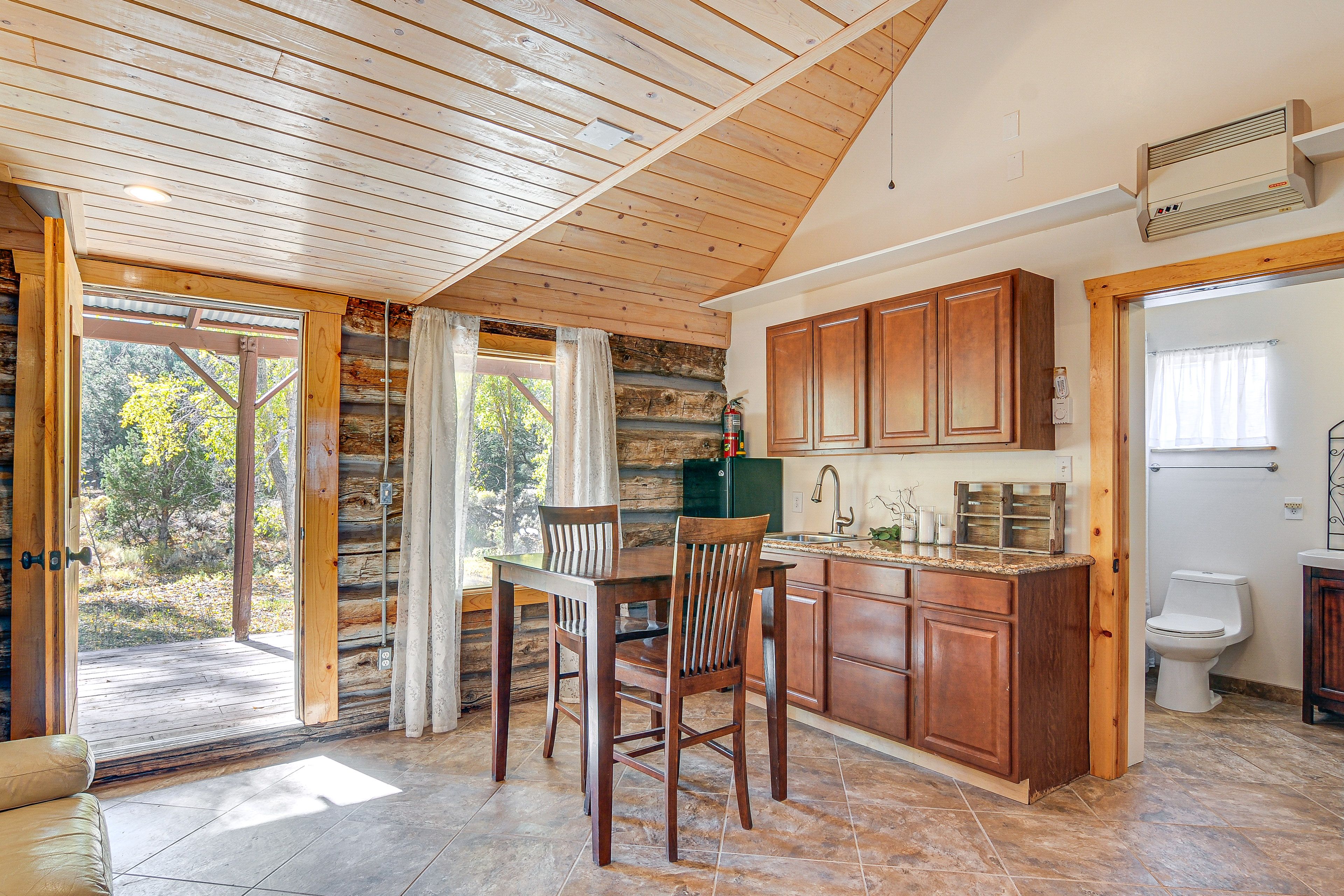 Dining Area | Kitchen | Dishware/Flatware Provided | 1st Floor