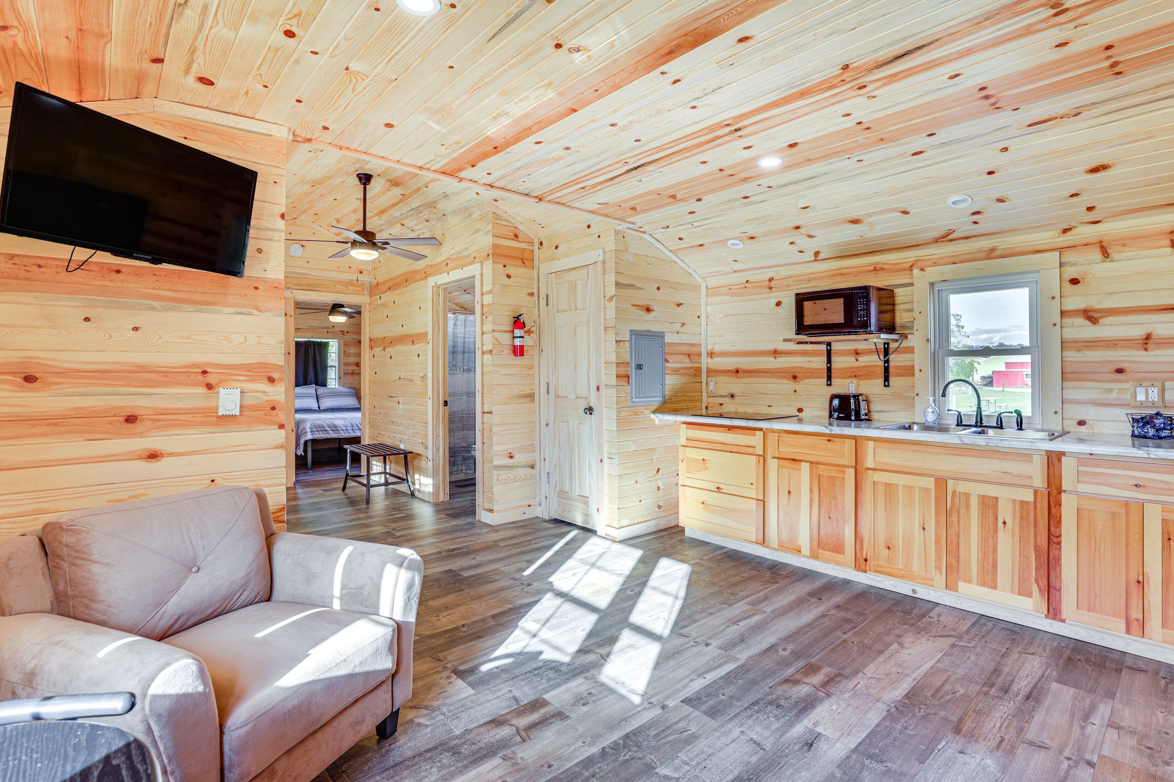 Kitchenette | Electric Stovetop | Toaster | Drip Coffee Pot