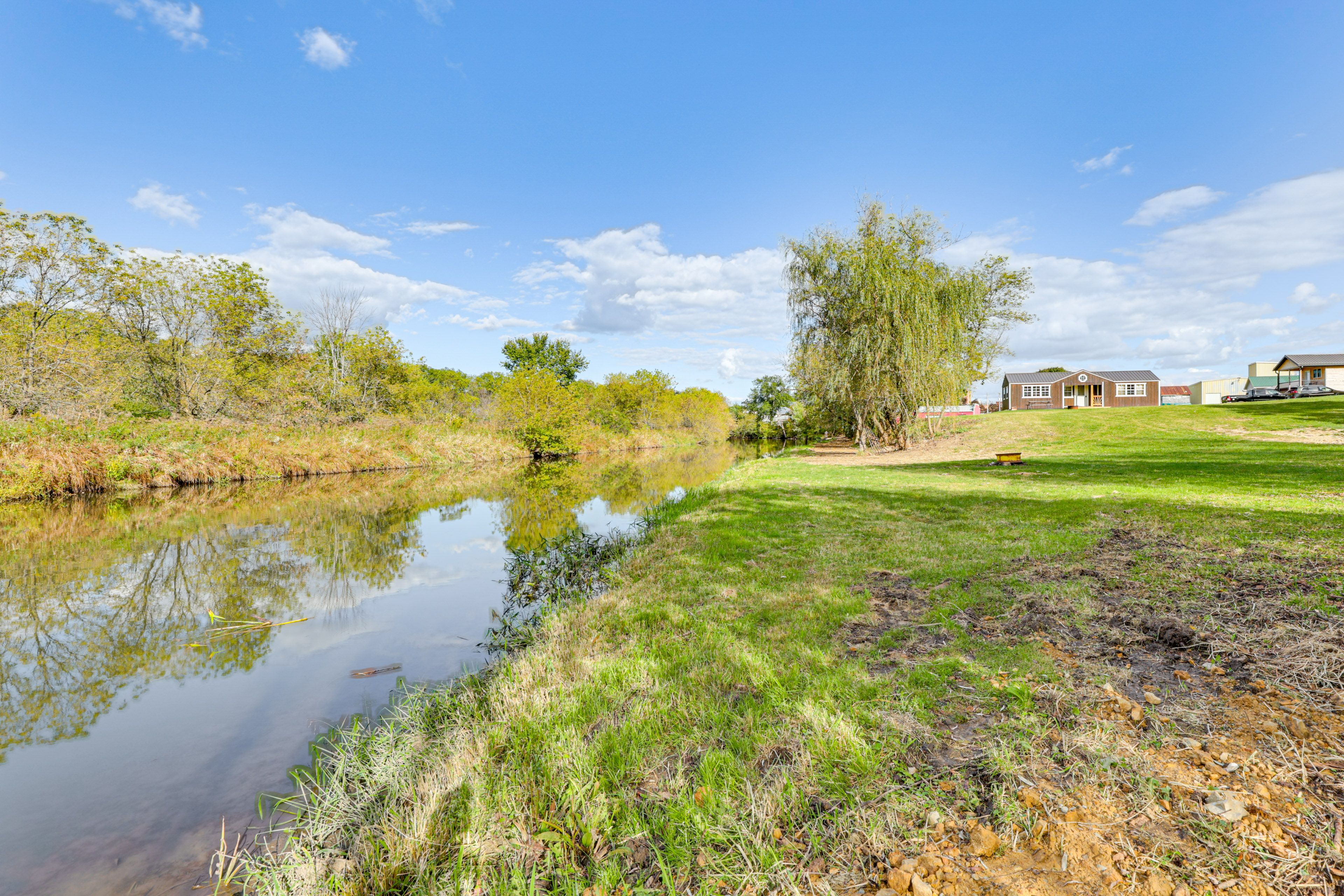 On-Site Access to the Pecatonica River | Shared Canoe Launch