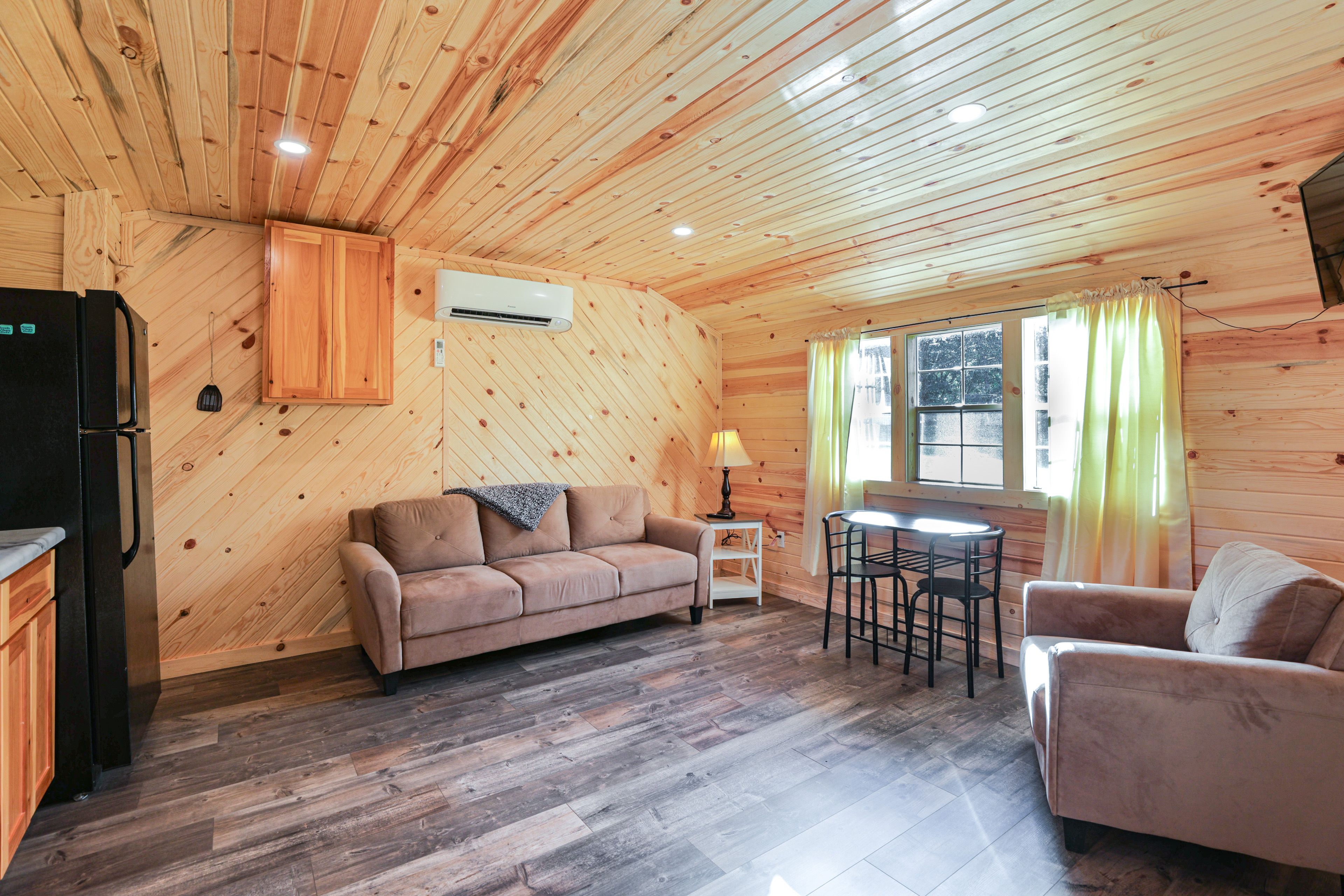 Living Room | Free WiFi | Smart TV | Mini-Split A/C & Heating