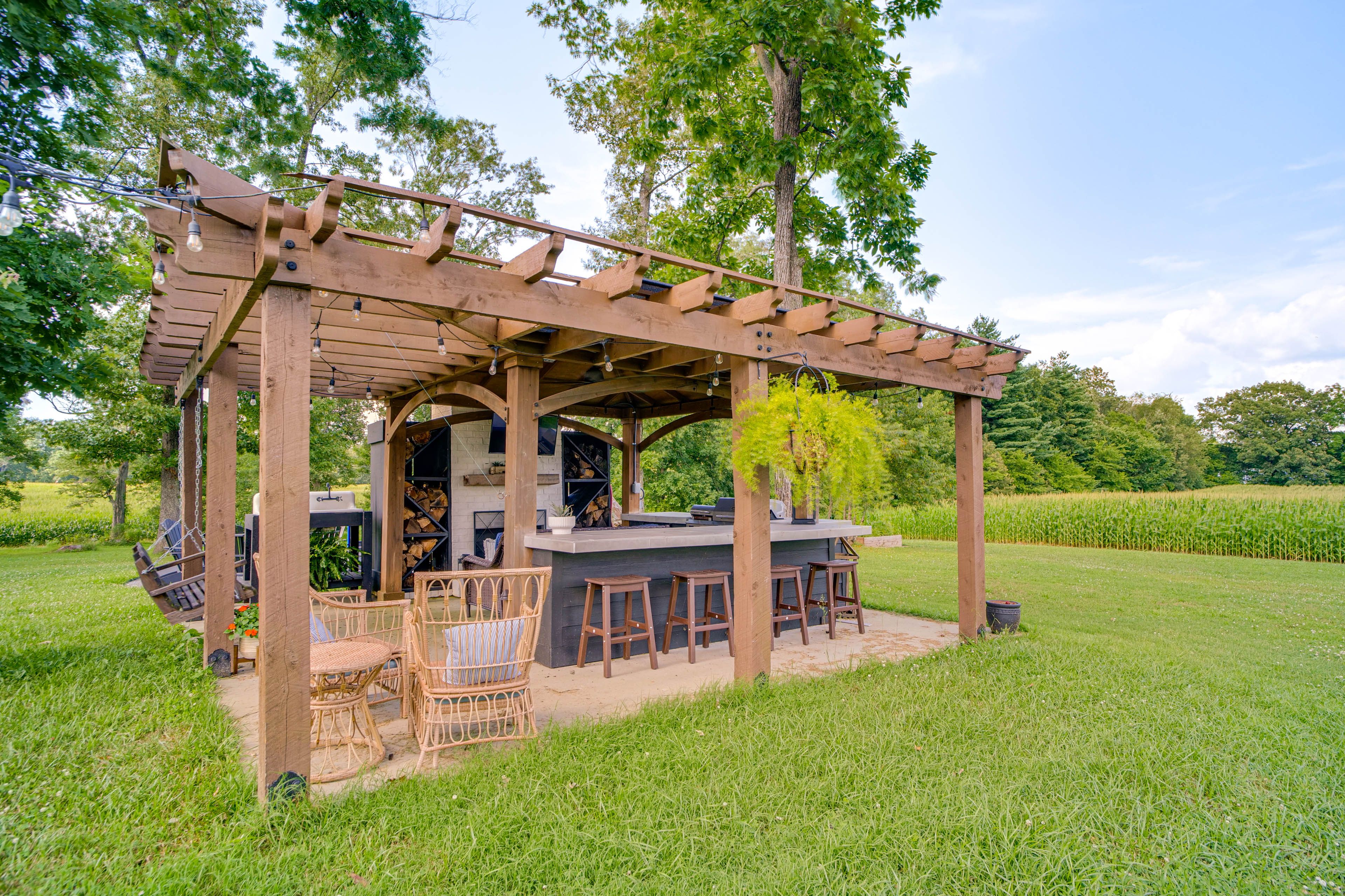 Outdoor Kitchen | Fireplace | Smart TV