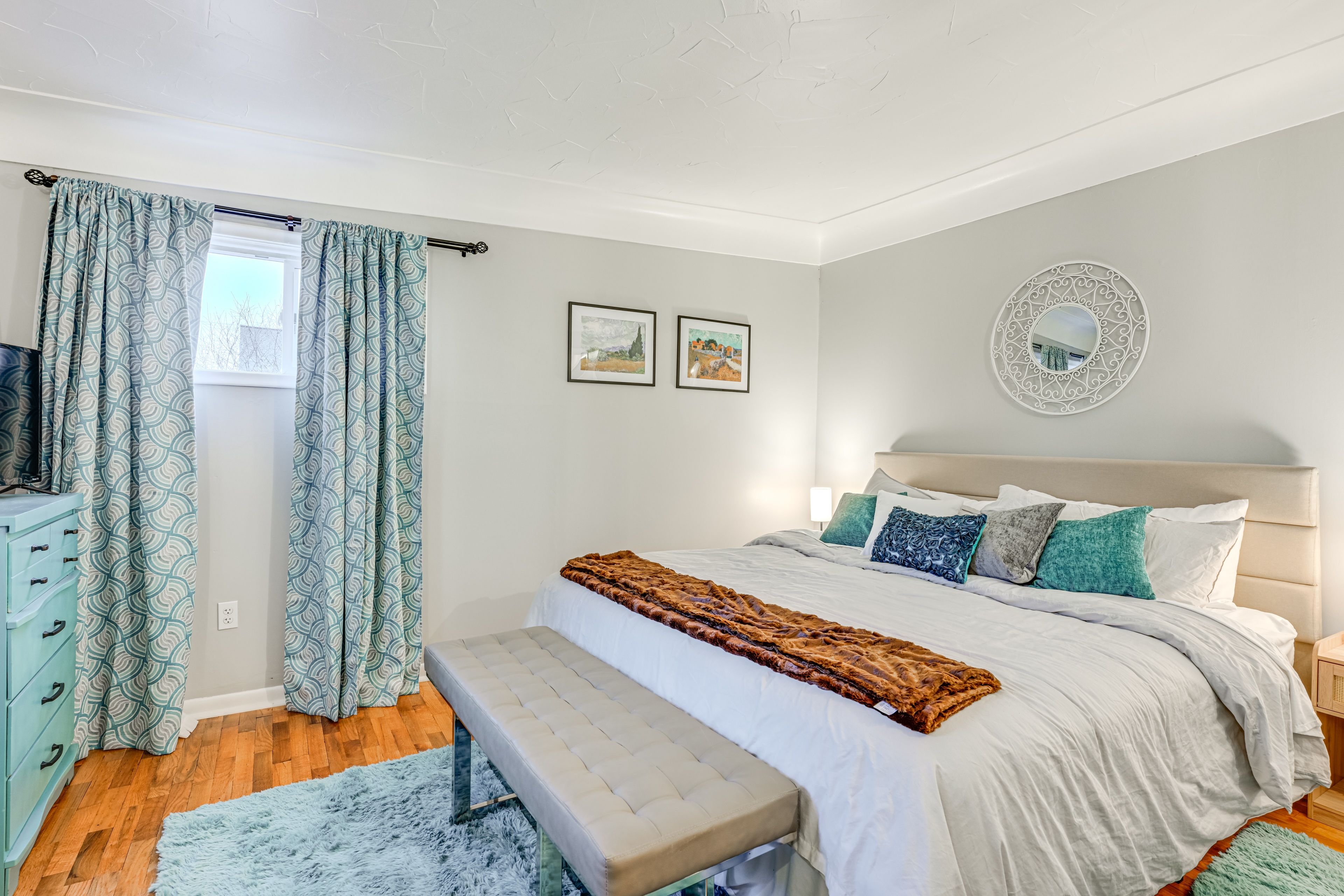 Bedroom 1 | King Bed | Linens Provided