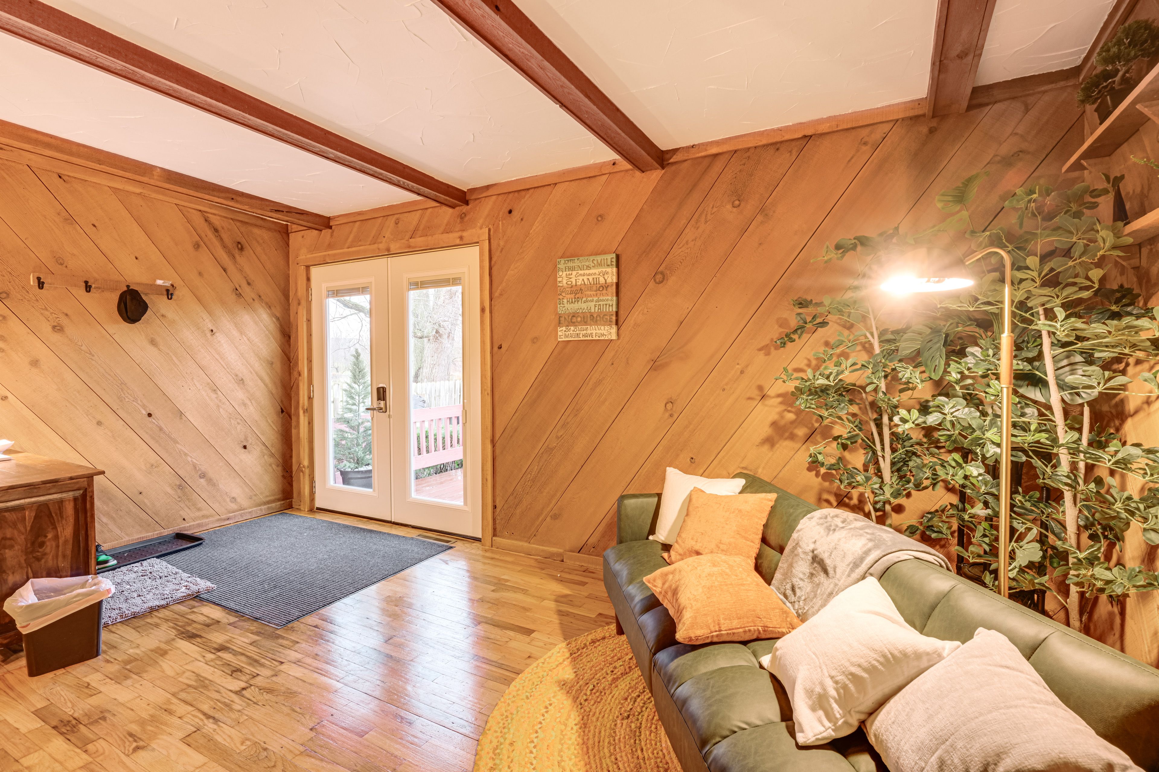 Den | Twin Futon | Dedicated Workspace
