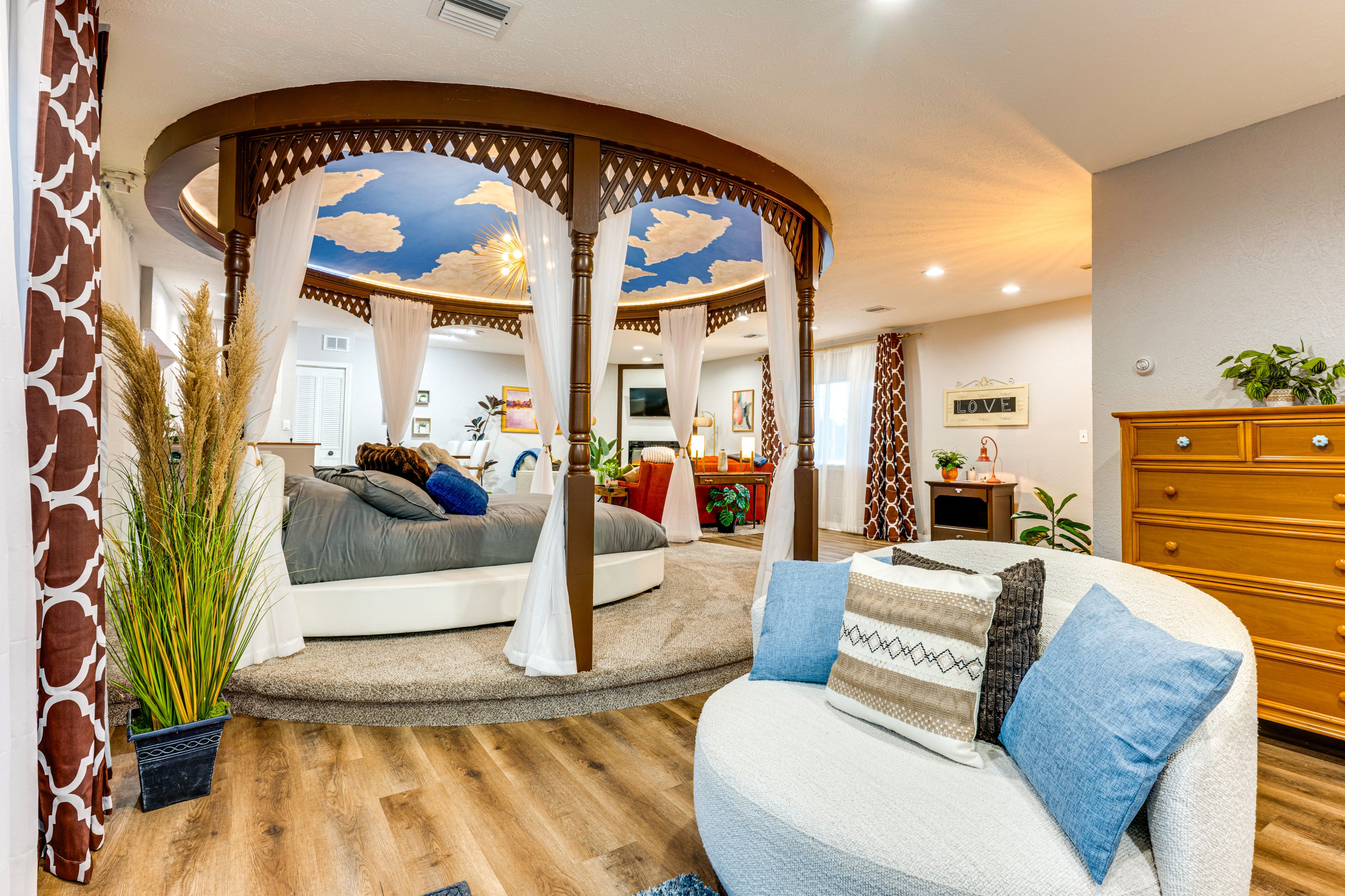 Studio | Sleeping Area | King Bed