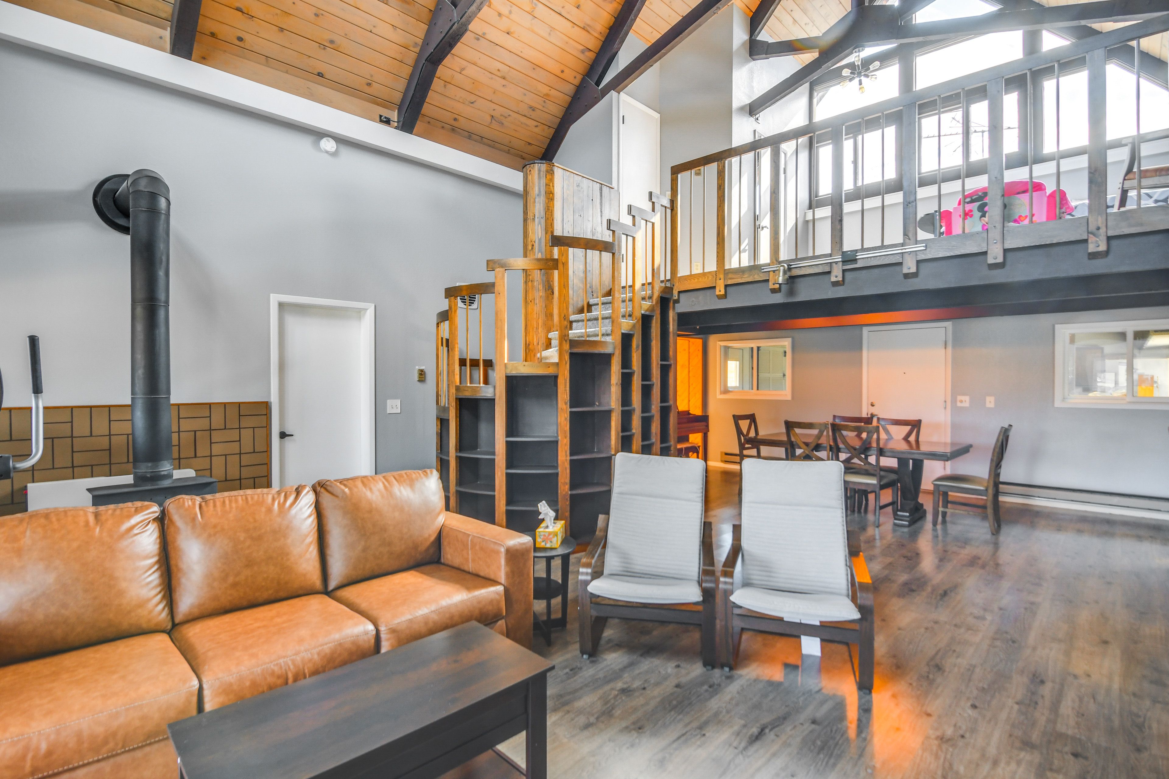 Living Room | Smart TV | Free WiFi | Electric Heating