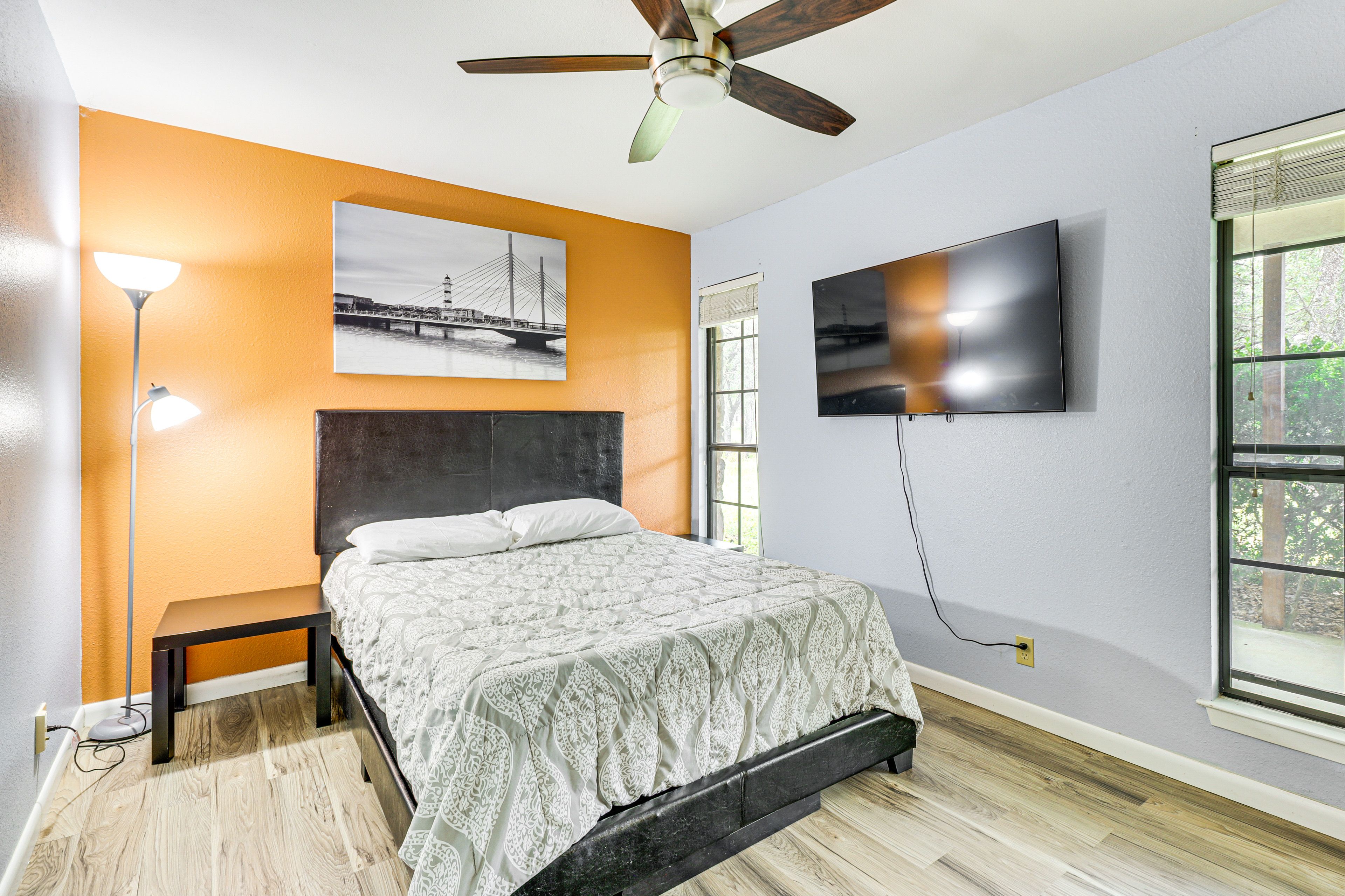 Bedroom 2 | Queen Bed | Smart TV | Linens Provided