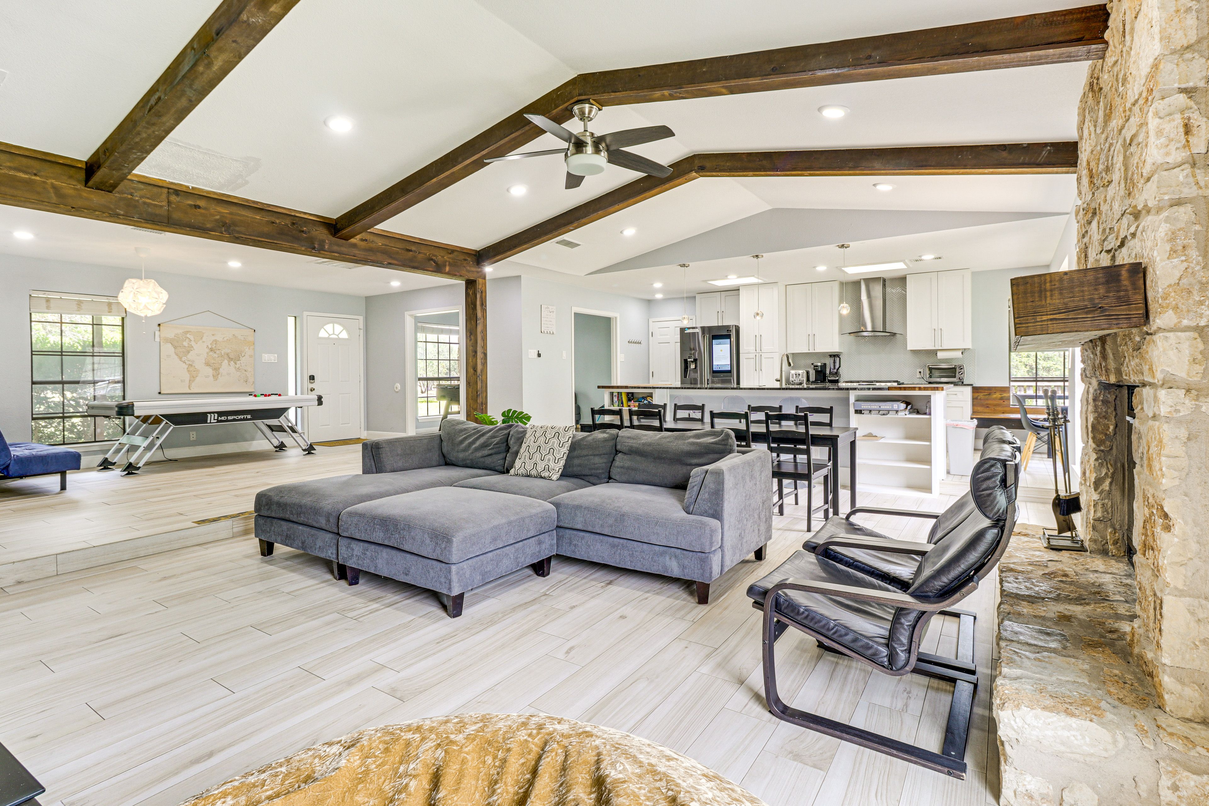 Living Room | Smart TV | Fireplace | Central Heating & A/C