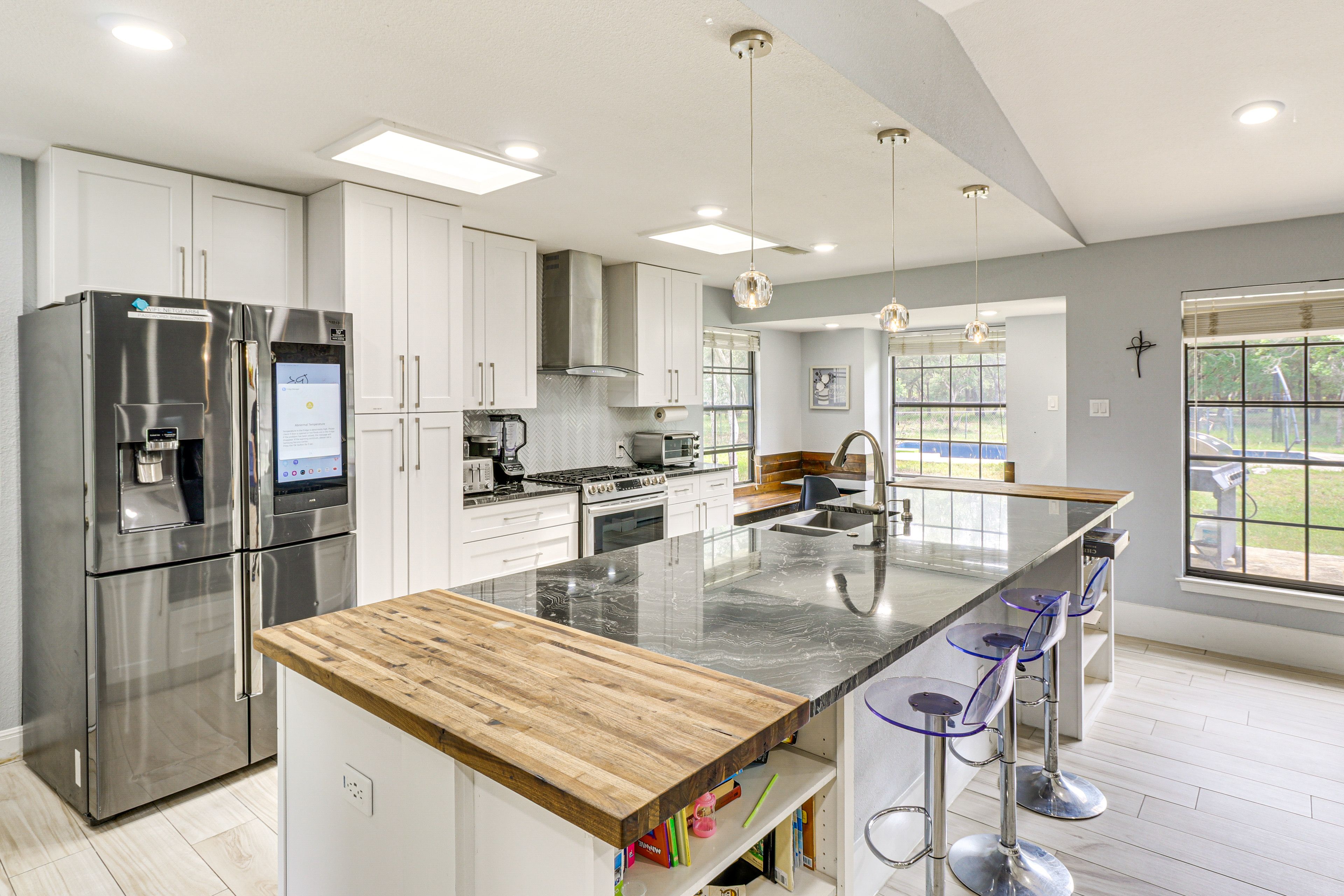 Kitchen | Cooking Basics | Pod Coffee Maker | Microwave | Toaster | Blender