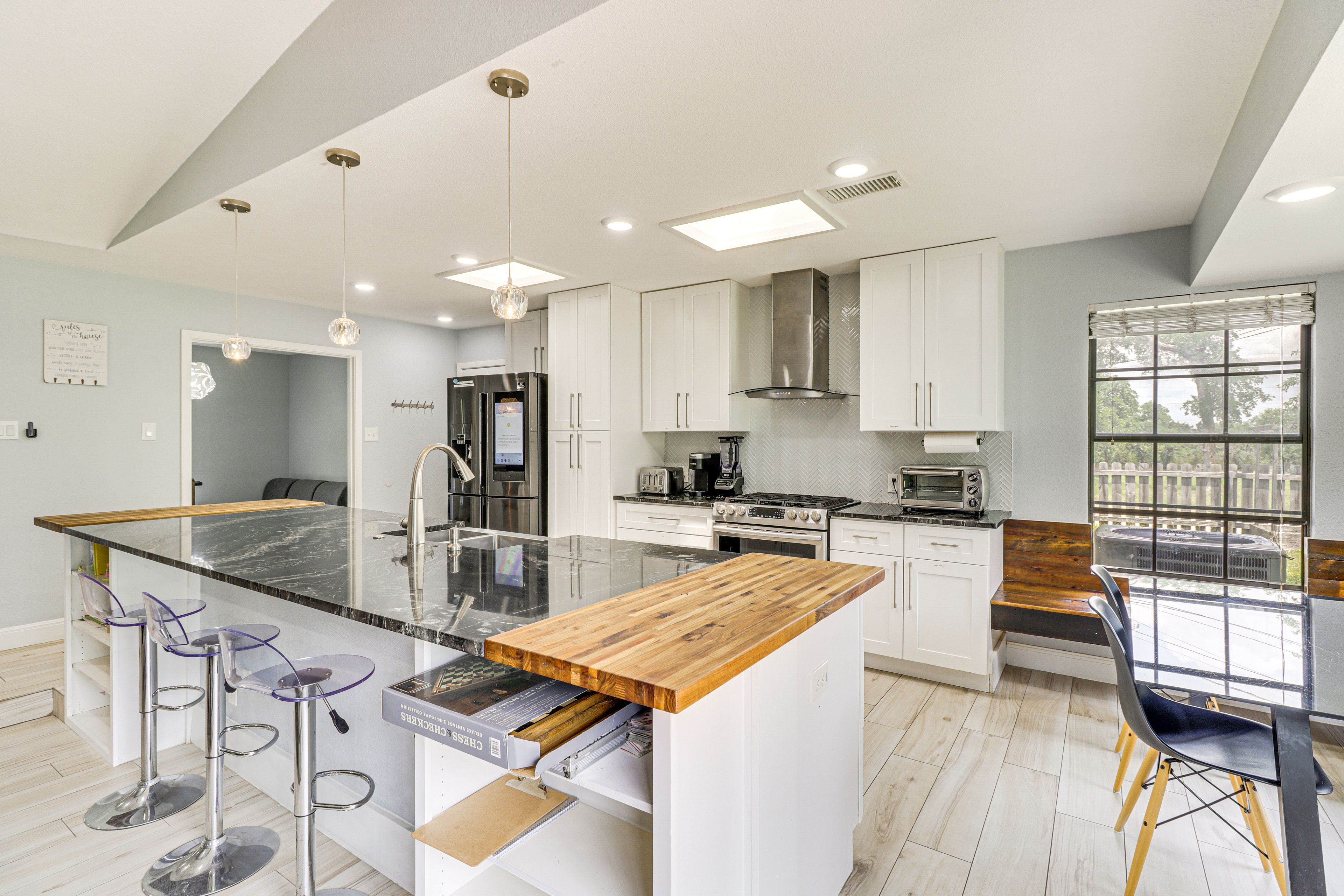 Kitchen | Dining Nook